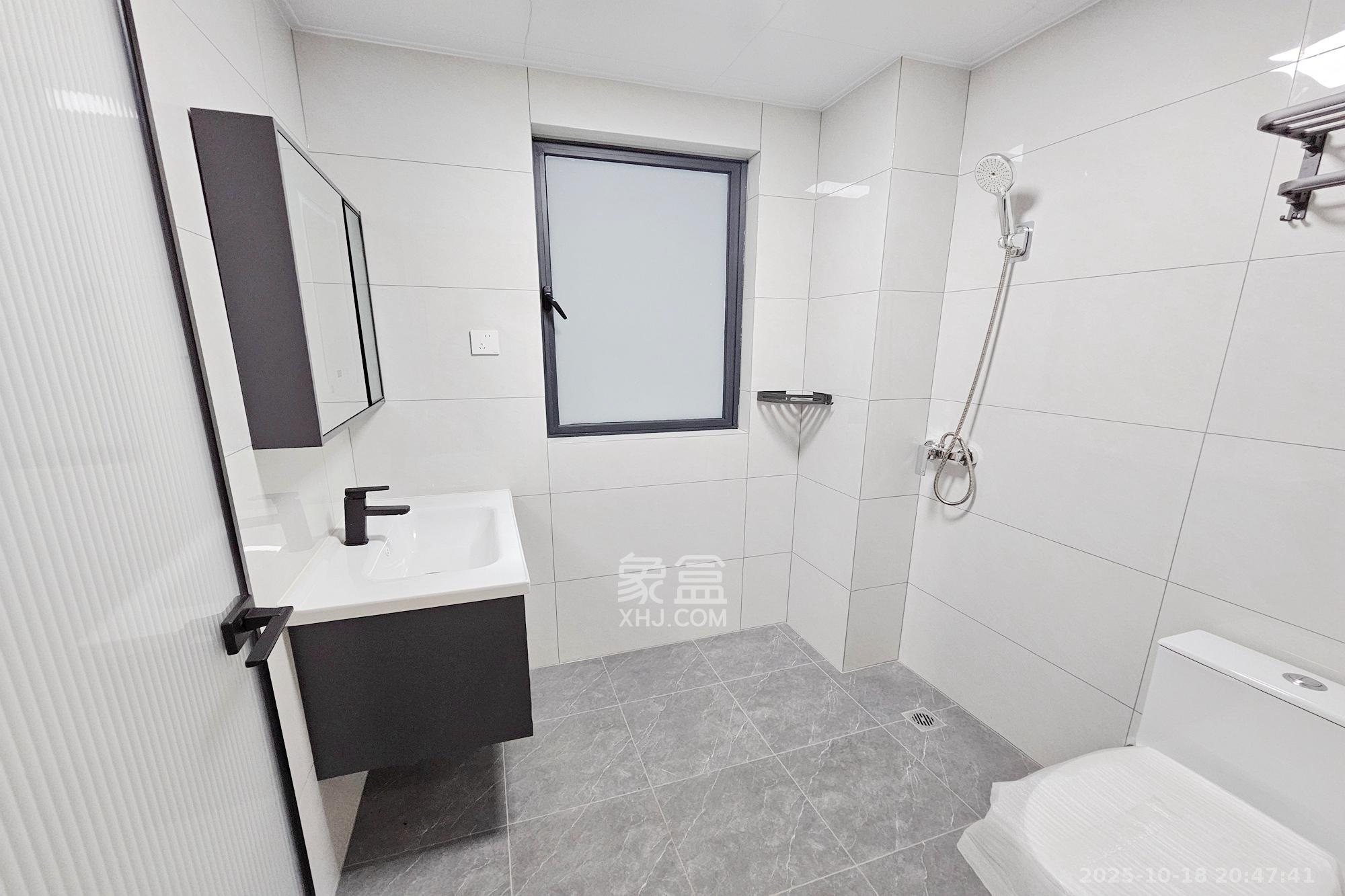 长房东旭国际  3室2厅2卫    140.0万 长房东旭国际  3室2厅2卫    140.0万其他