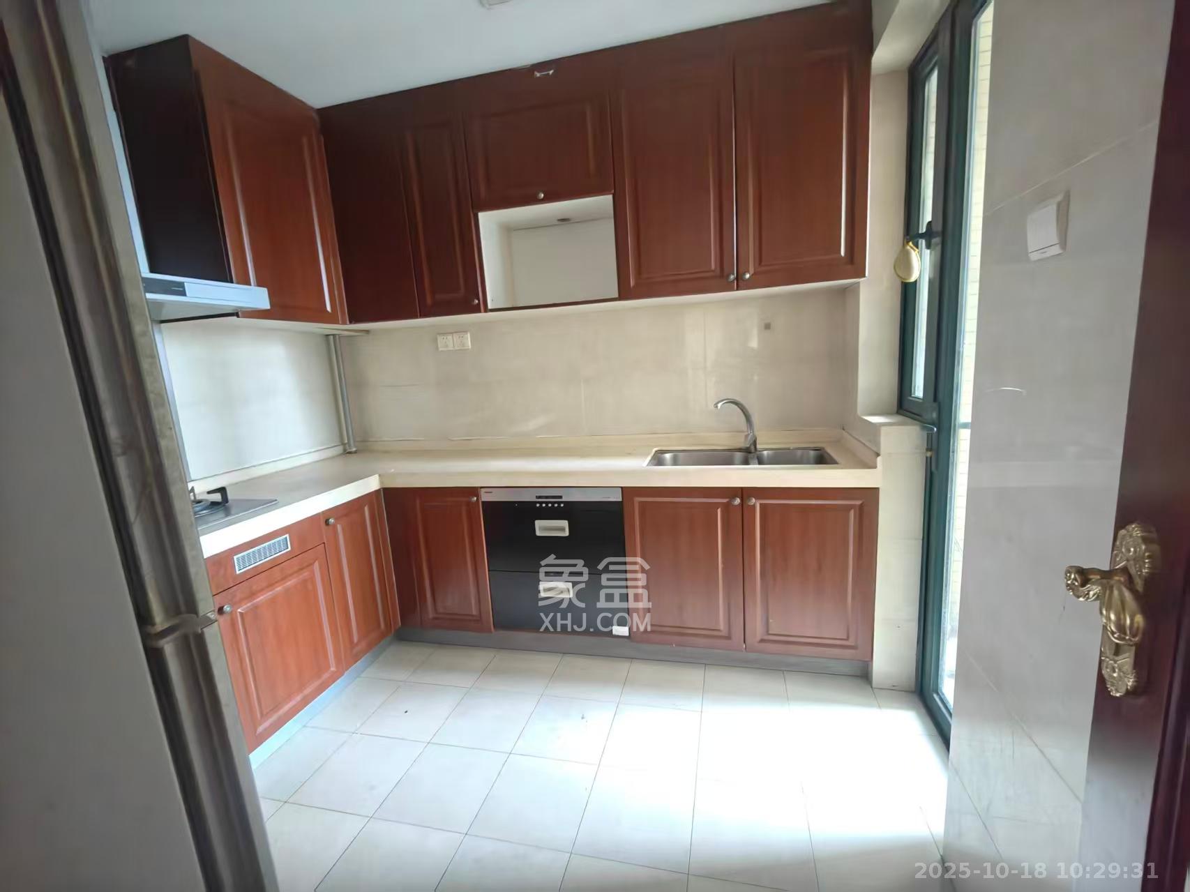 恒大雅苑 1室2厅2卫 2300.0元/月 恒大雅苑 1室2厅2卫 2300.0元/月室内图