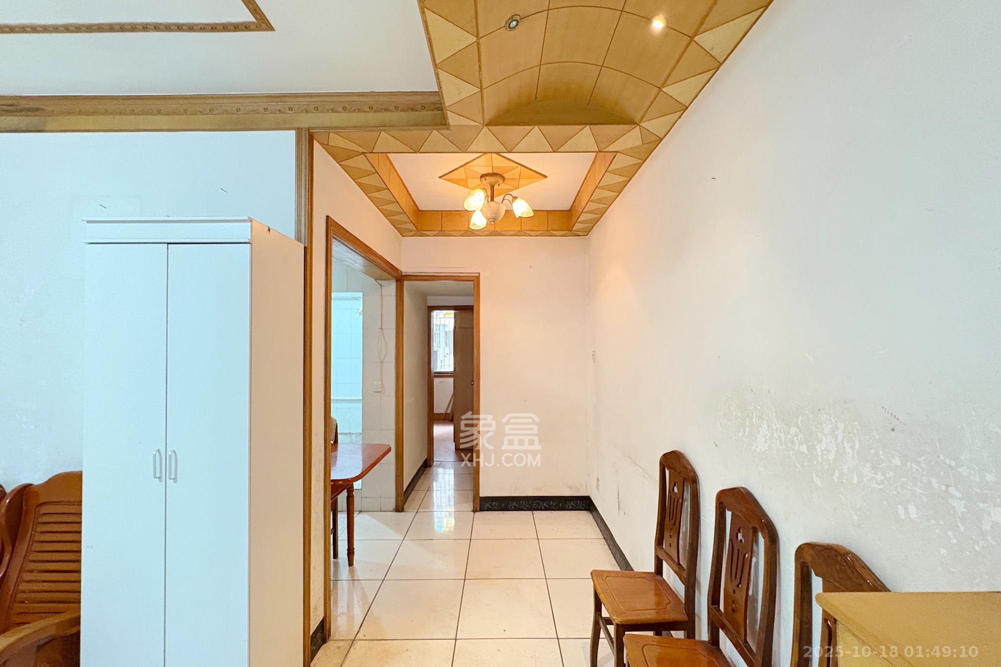 戥子桥散盘  2室1厅1卫    42.0万 戥子桥散盘  2室1厅1卫    42.0万客厅