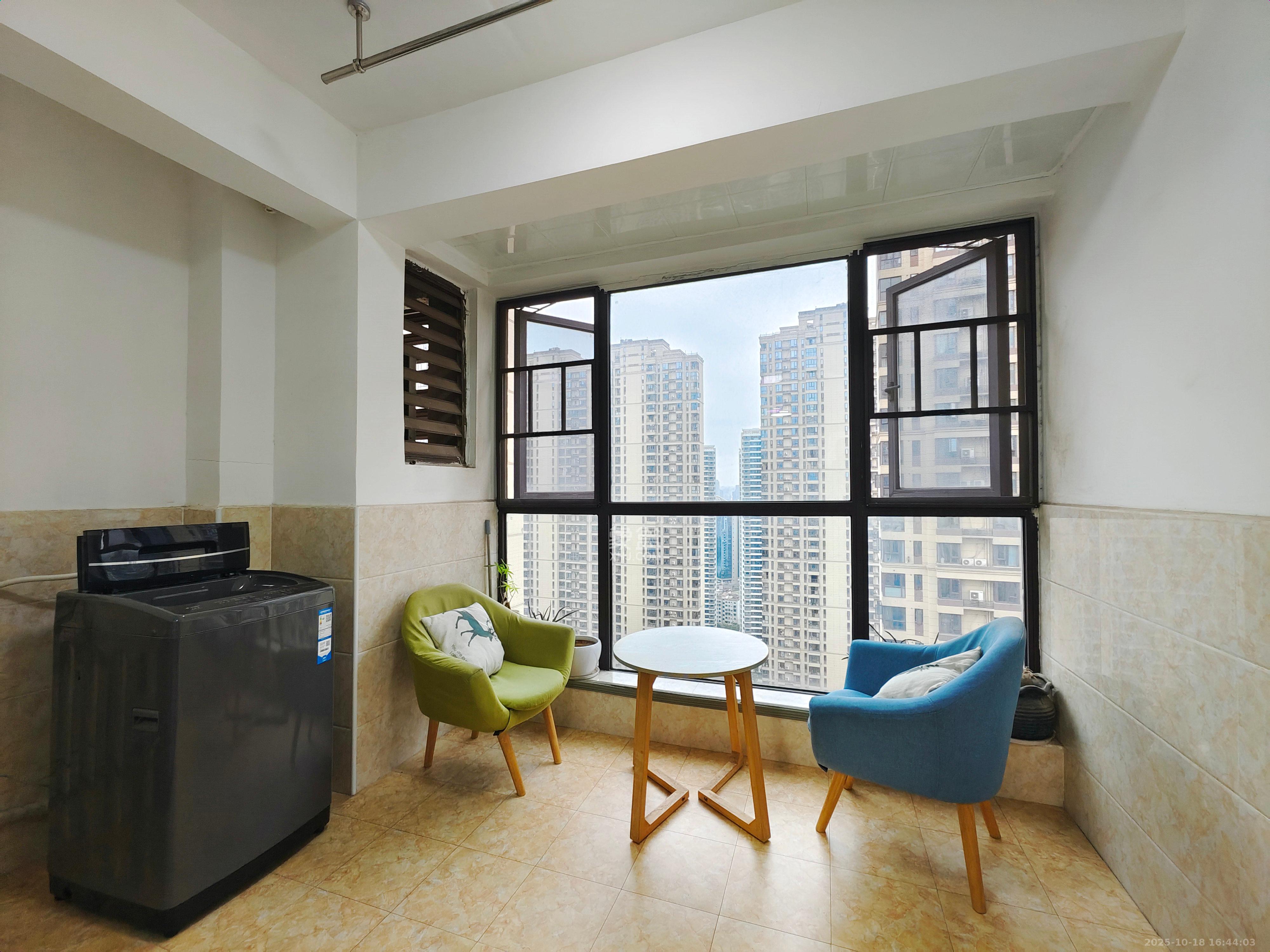 保利西海岸B区  3室2厅1卫    3000.0元/月室内图