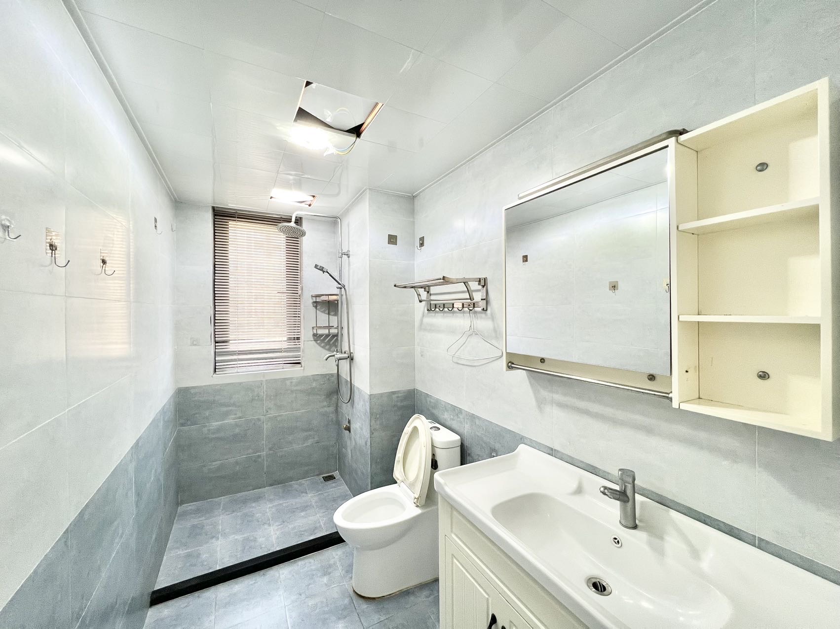 万达广场骏豪仕家(万达公馆) 3室2厅2卫 2600.0元/月 万达广场骏豪仕家(万达公馆) 3室2厅2卫 2600.0元/月室内图