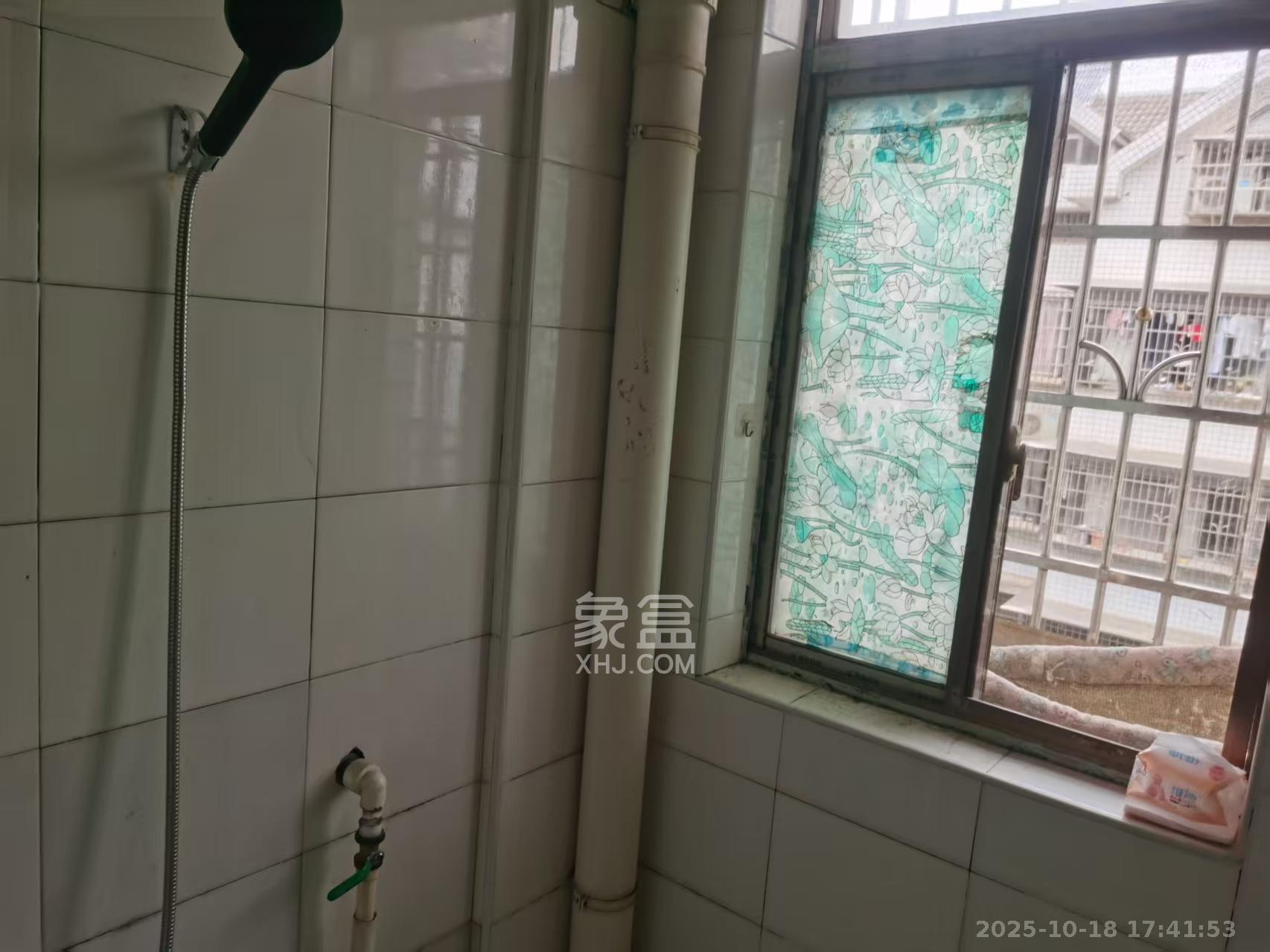 望龙小区  1室1厅1卫    800.0元/月 望龙小区  1室1厅1卫    800.0元/月室内图