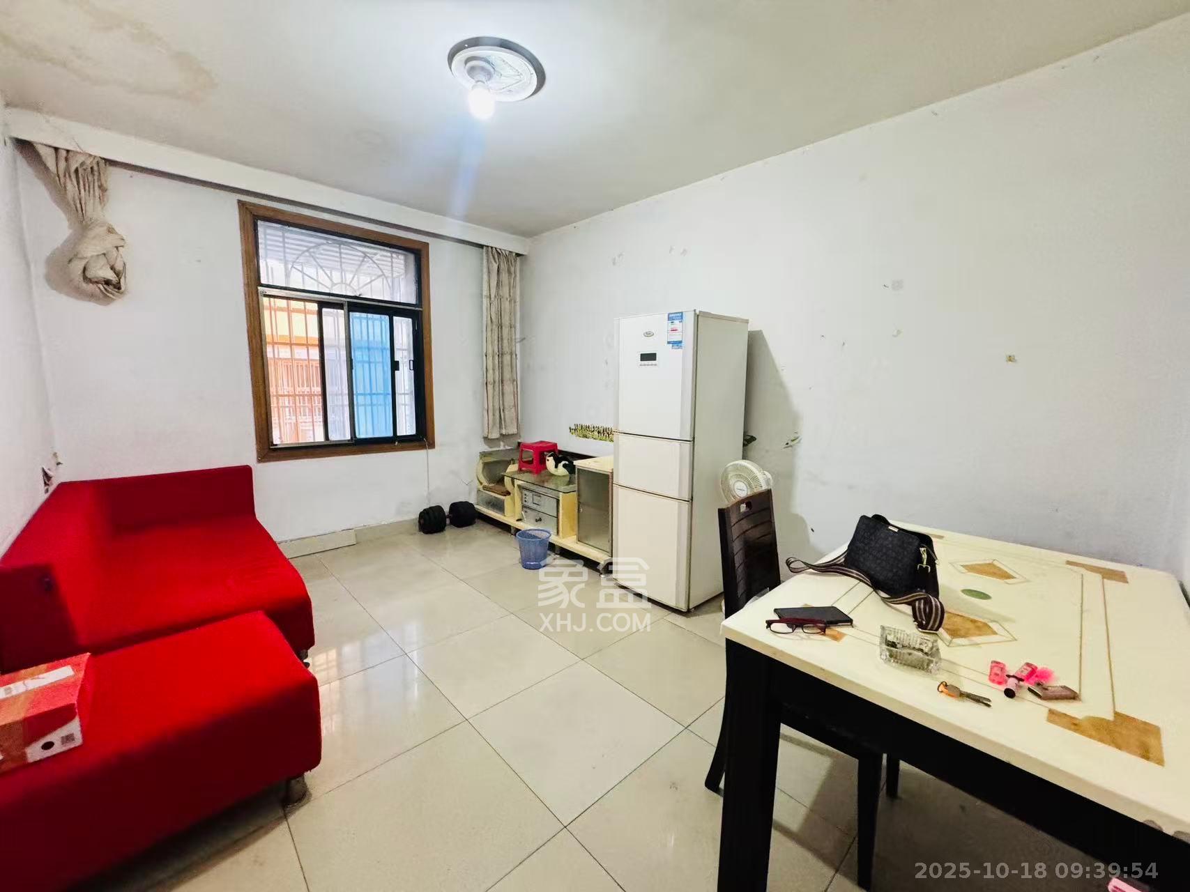 南门口散盘  1室1厅1卫    1300.0元/月