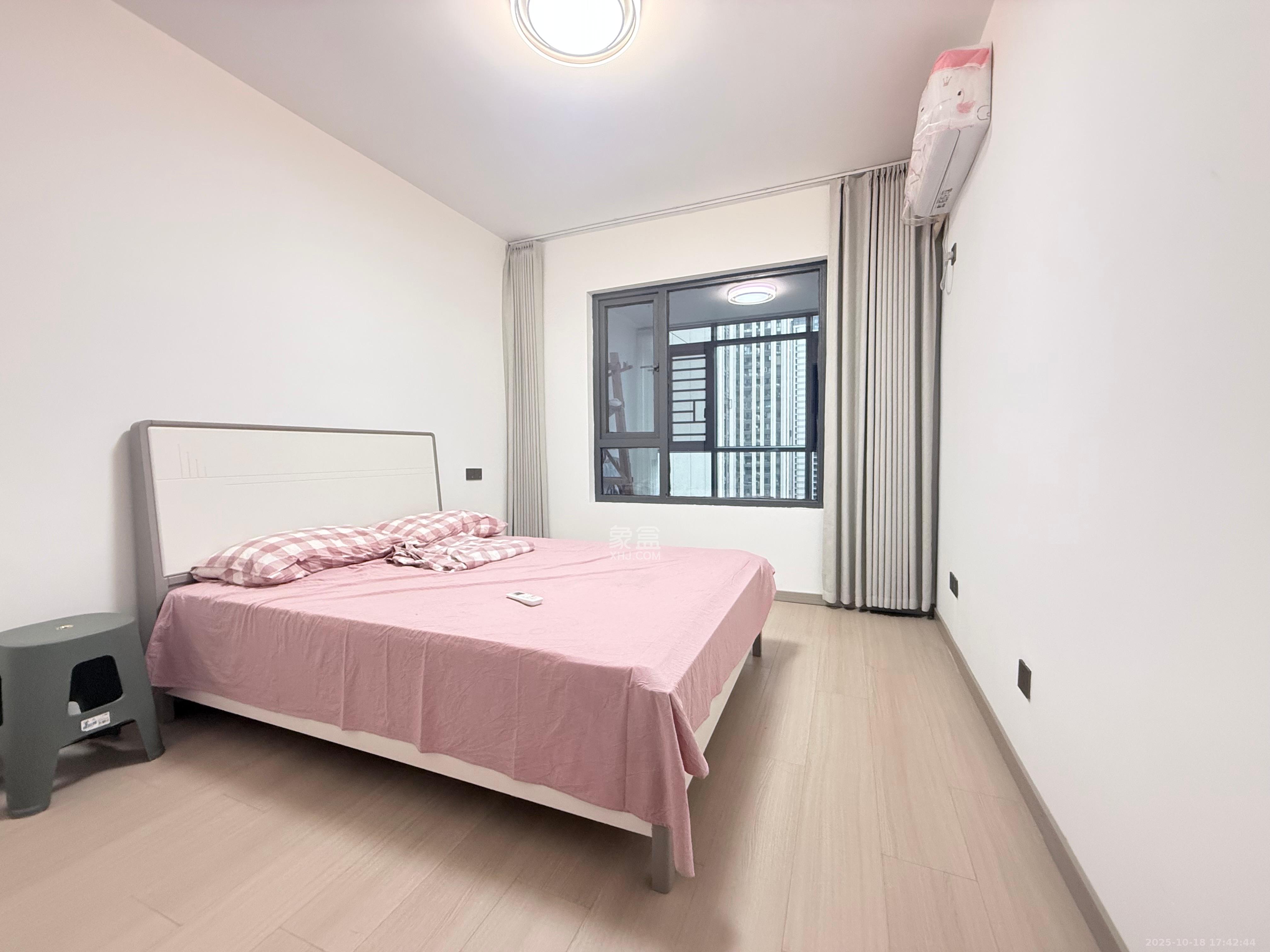 绿地之窗  3室1厅1卫    3200.0元/月室内图