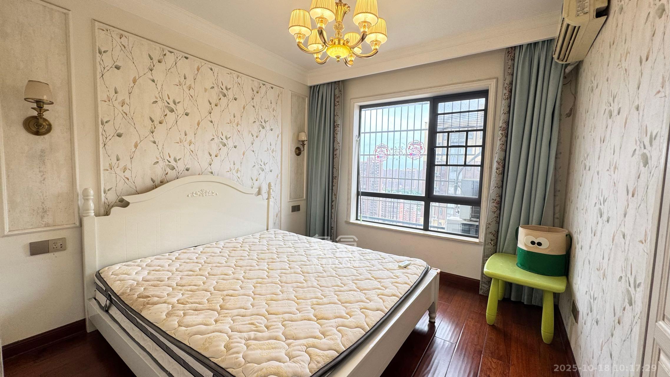 中国铁建国际城二期 4室2厅2卫 2400.0元/月 中国铁建国际城二期 4室2厅2卫 2400.0元/月室内图