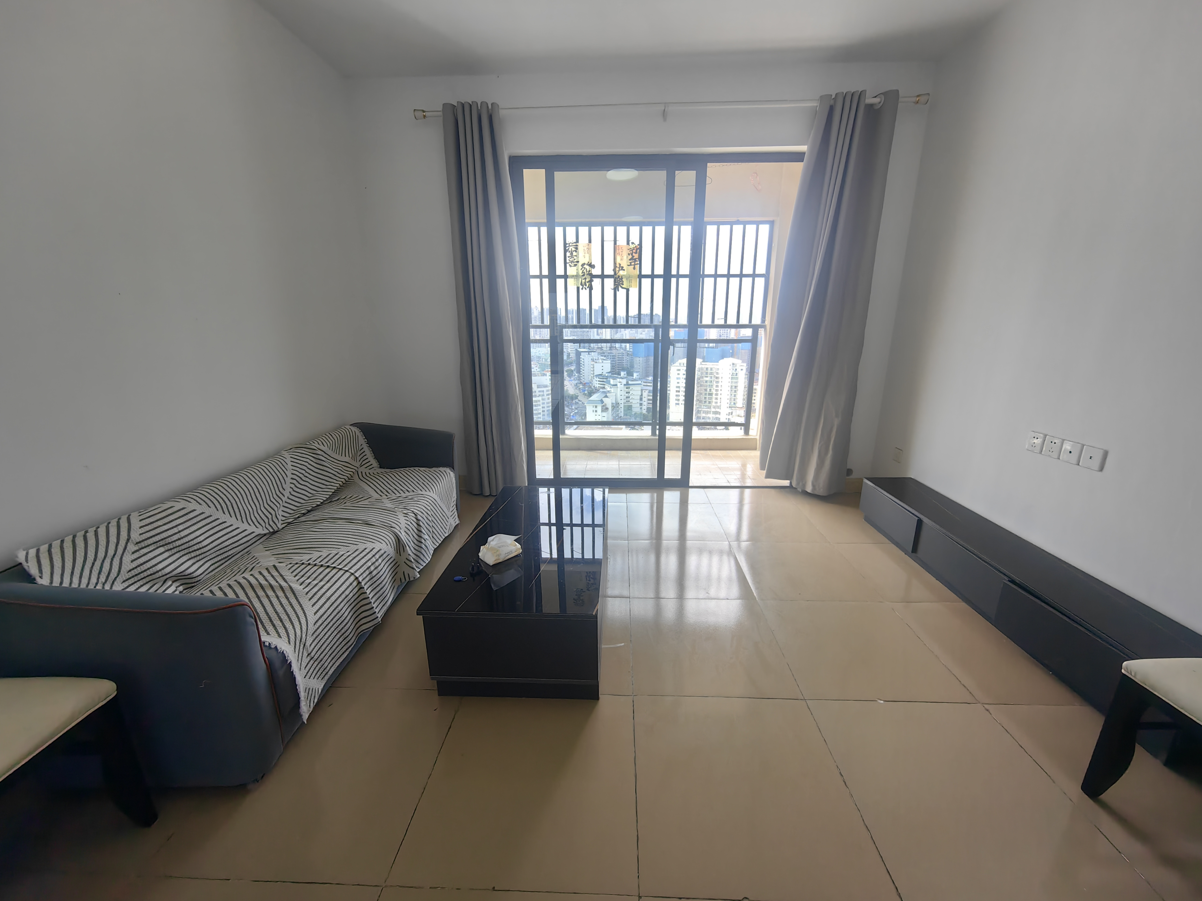 冠盛天泽园 2室2厅1卫 2300.0元/月 冠盛天泽园 2室2厅1卫 2300.0元/月室内图