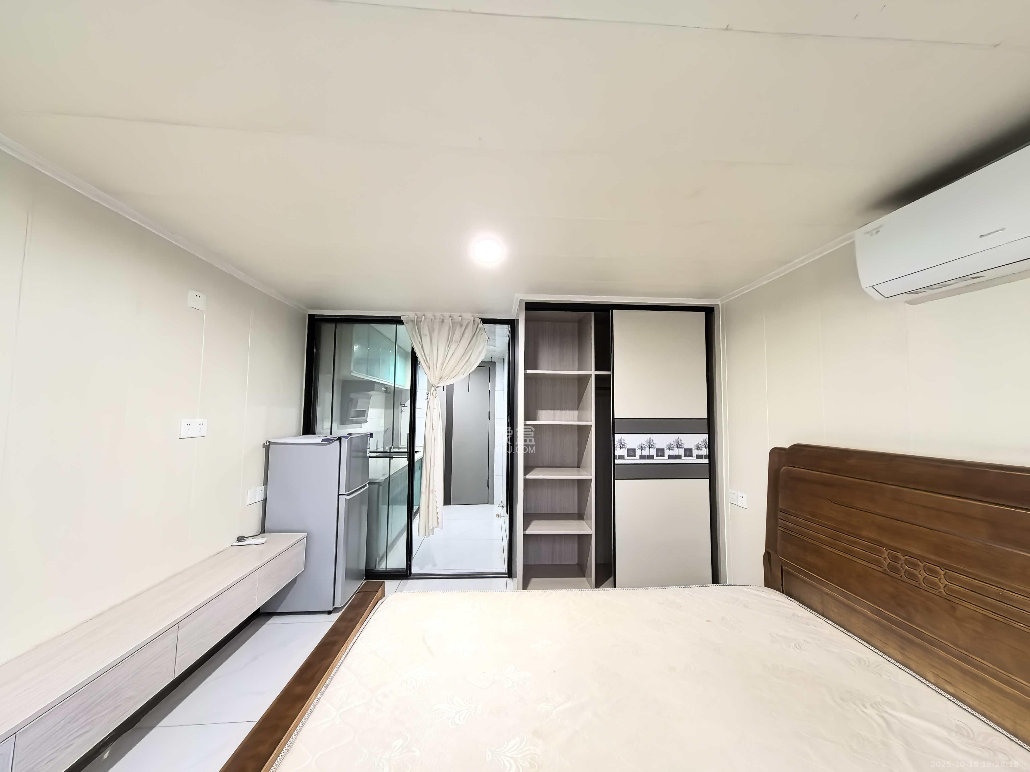 龙湖湘江星座（祺鑫星座公寓）  1室1厅1卫    1200.0元/月室内图