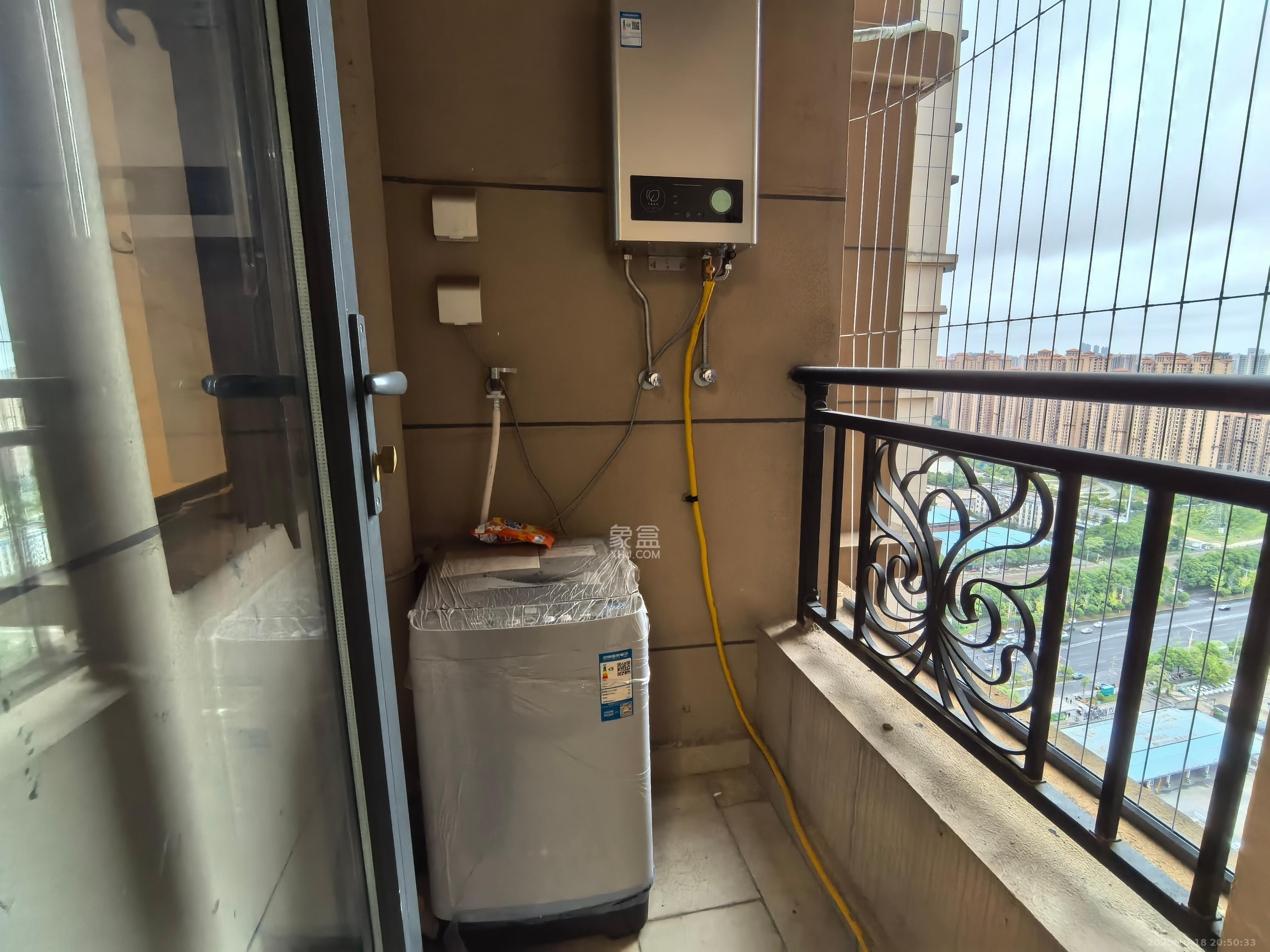 恒大御景半岛锦绣苑 3室2厅1卫 2600.0元/月 恒大御景半岛锦绣苑 3室2厅1卫 2600.0元/月室内图