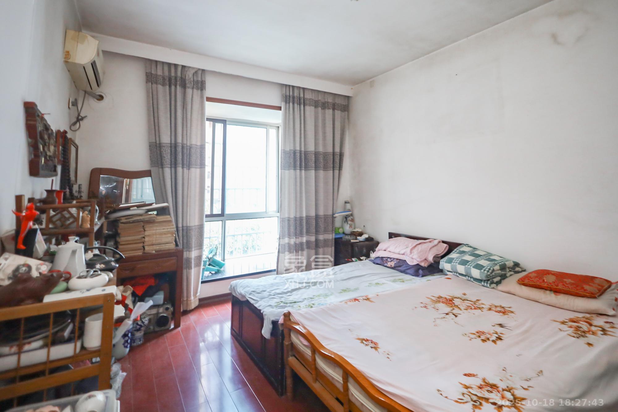 新雅园 3室2厅2卫 98.0万 新雅园 3室2厅2卫 98.0万卧室