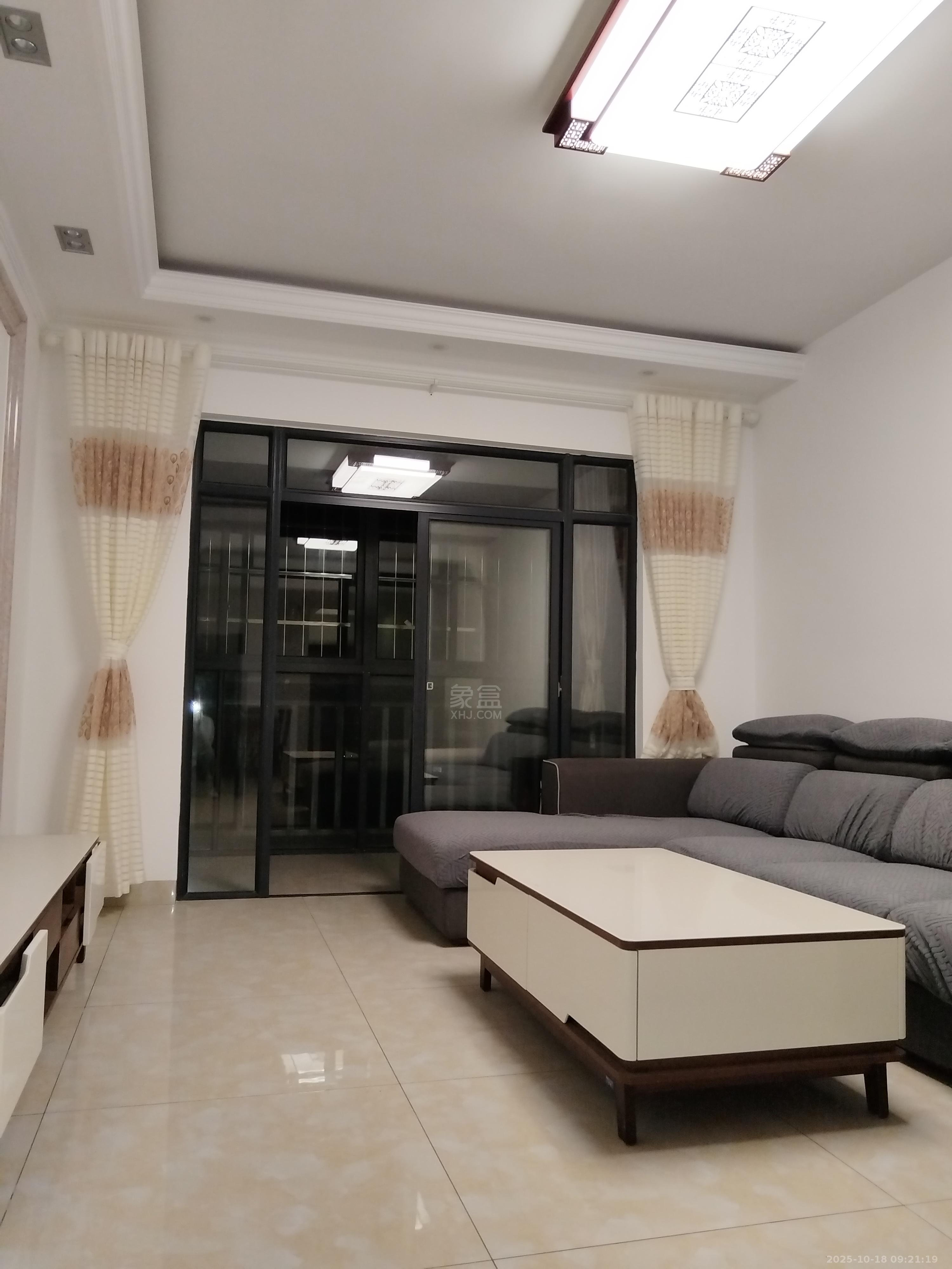 东方明园  2室2厅0卫    1200.0元/月室内图