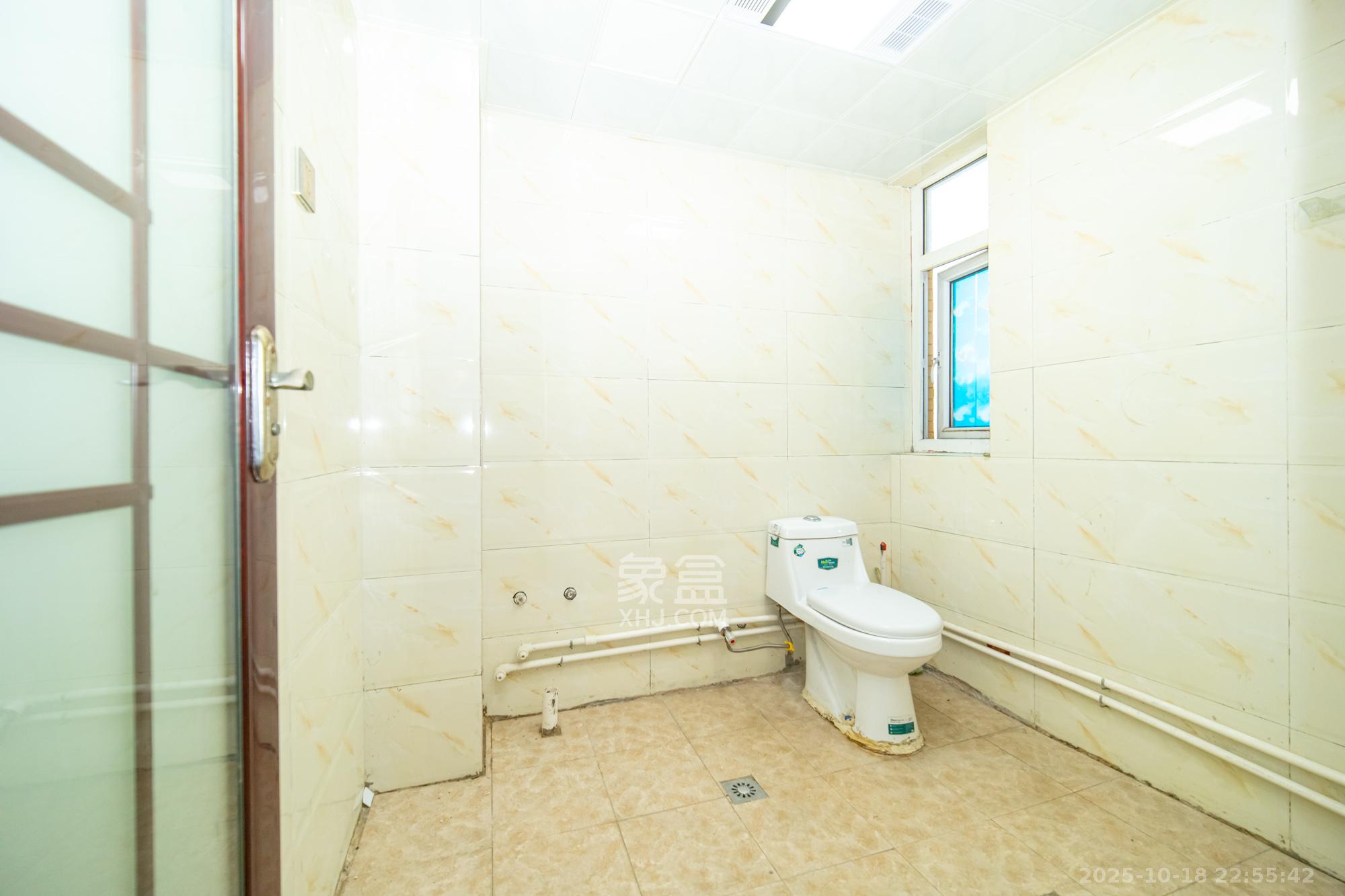 时代星空 3室2厅1卫 69.0万 时代星空 3室2厅1卫 69.0万卫生间