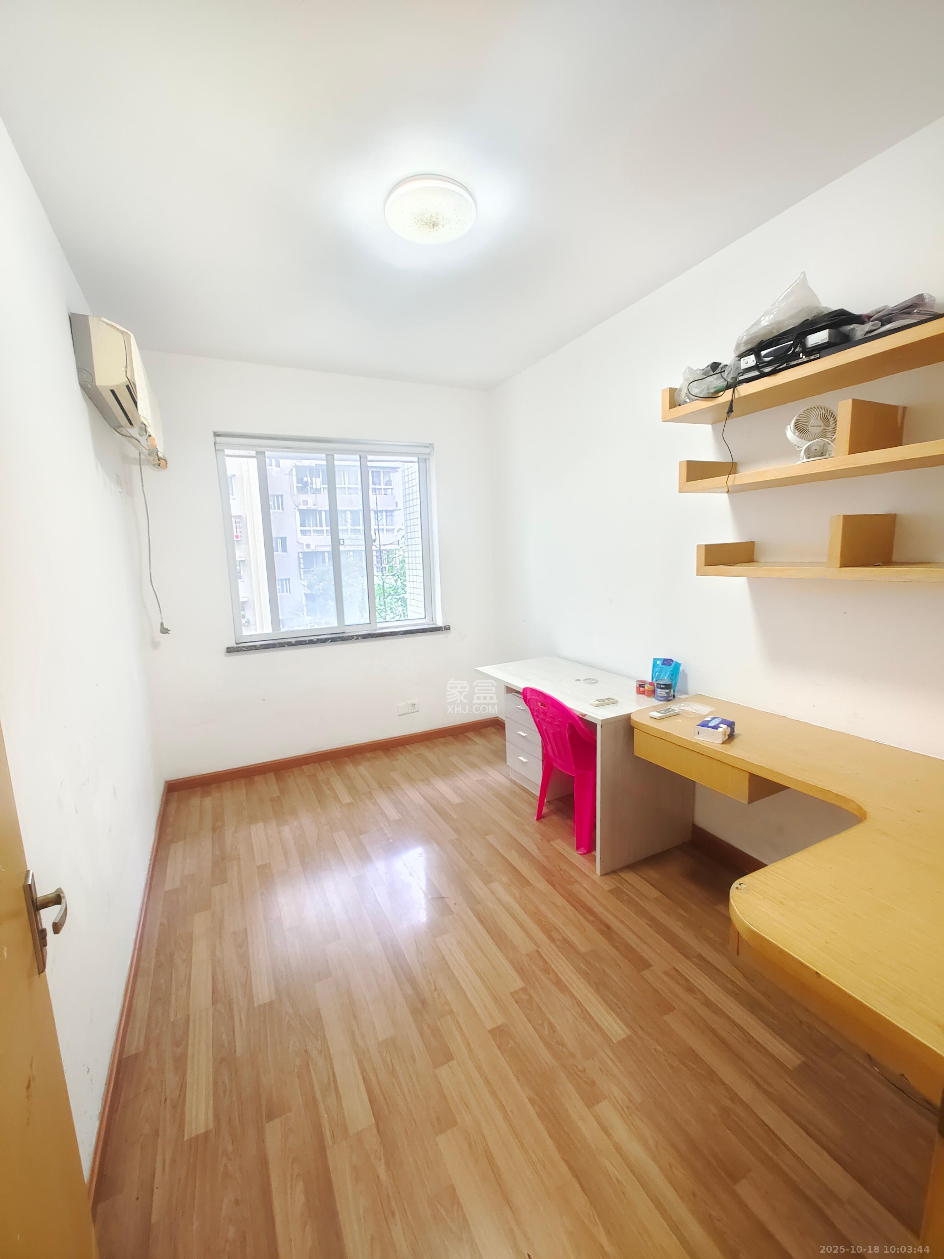 四季美景三期(四季美景水木轩)  3室2厅2卫    2500.0元/月 四季美景三期(四季美景水木轩)  3室2厅2卫    2500.0元/月