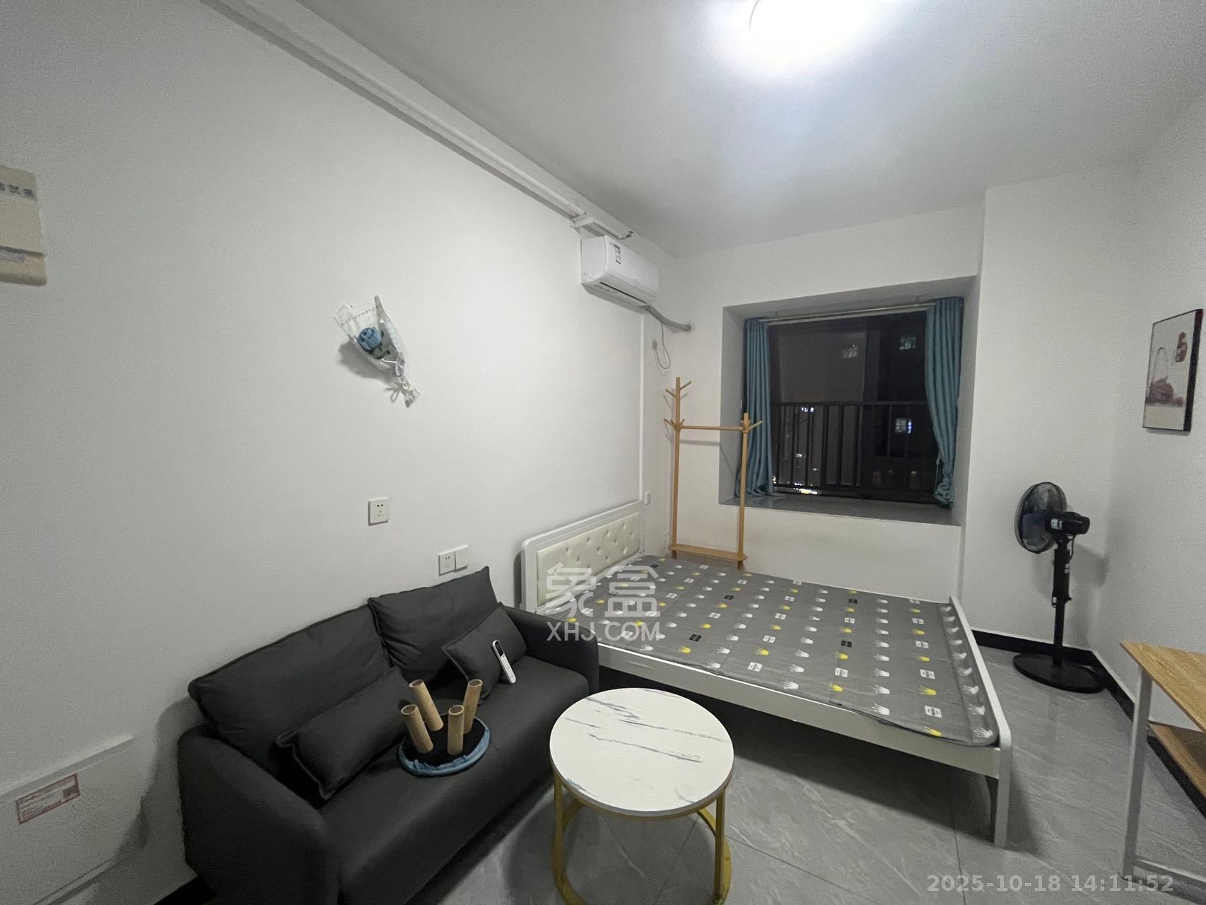 保利麓谷林语I区  1室1厅1卫    1300.0元/月室内图