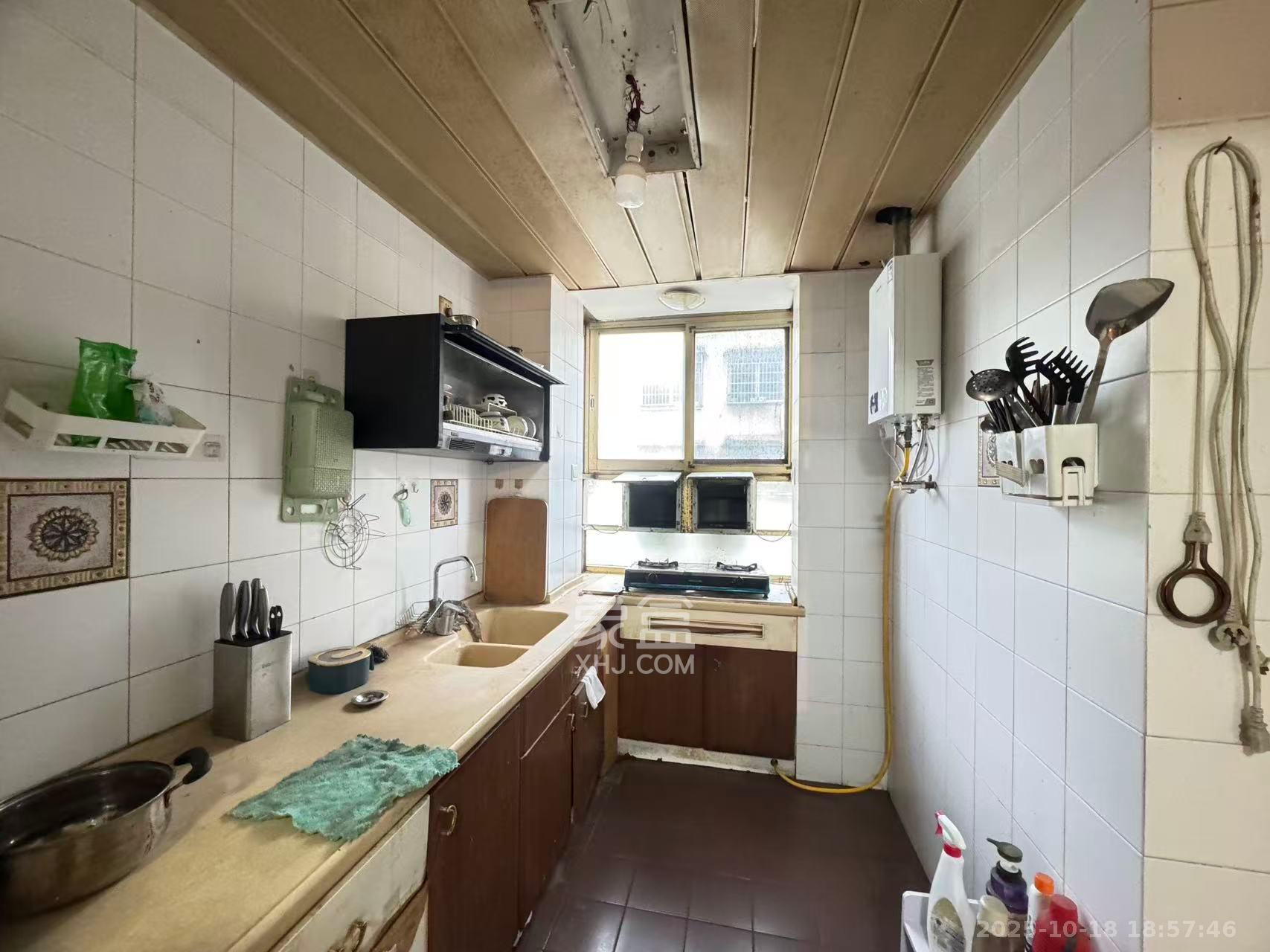 省工商局宿舍  3室2厅2卫    2000.0元/月室内图