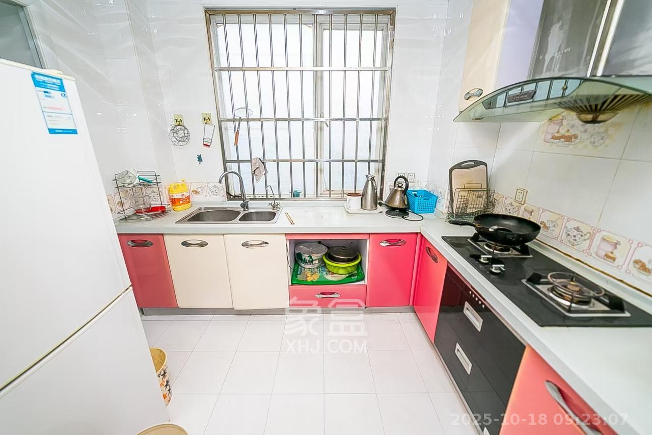 天鸿天府(天鸿中央大院)  3室2厅2卫    2500.0元/月 天鸿天府(天鸿中央大院)  3室2厅2卫    2500.0元/月室内图