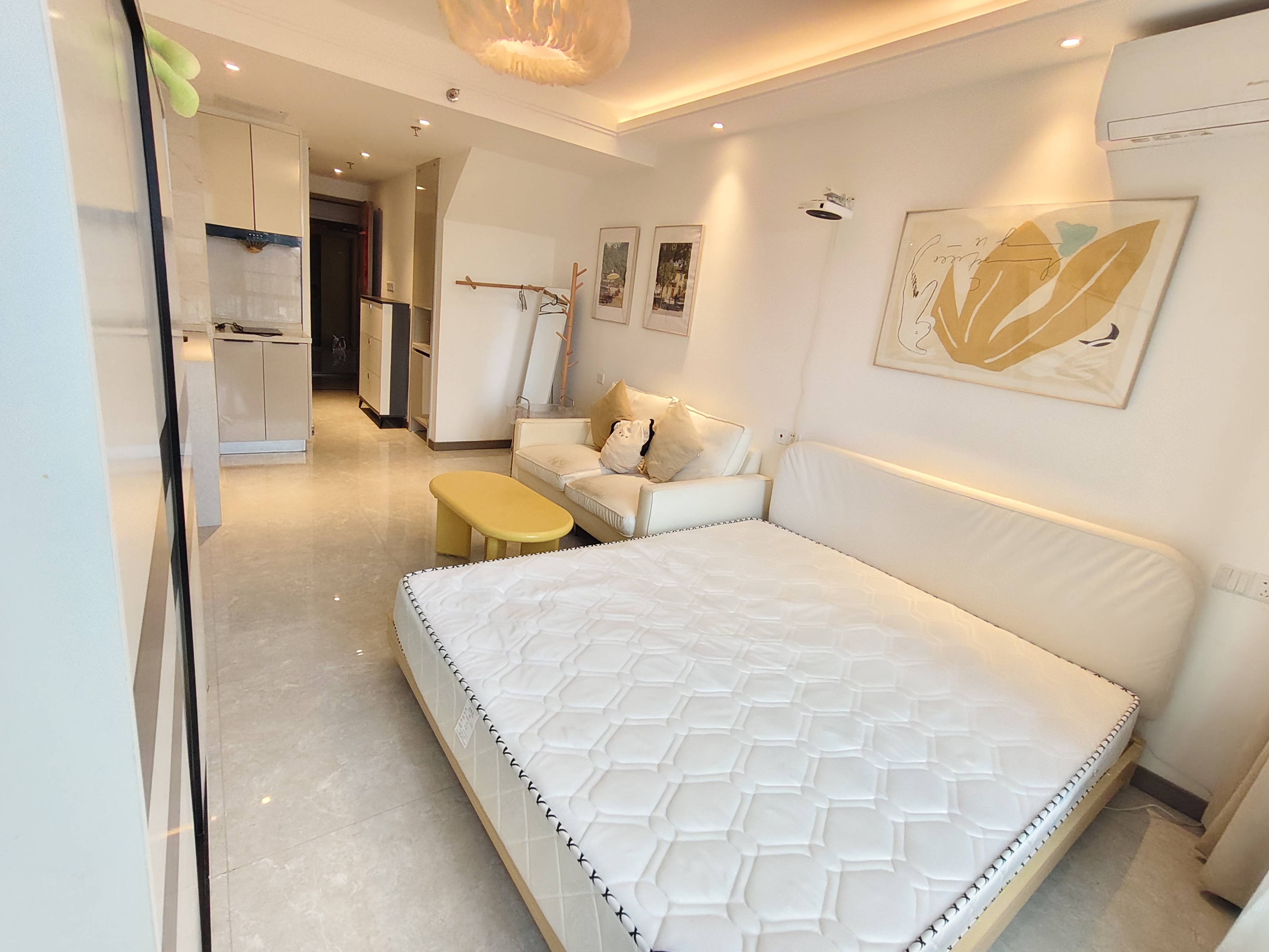 龙湖光年  1室0厅1卫    1800.0元/月 龙湖光年  1室0厅1卫    1800.0元/月室内图