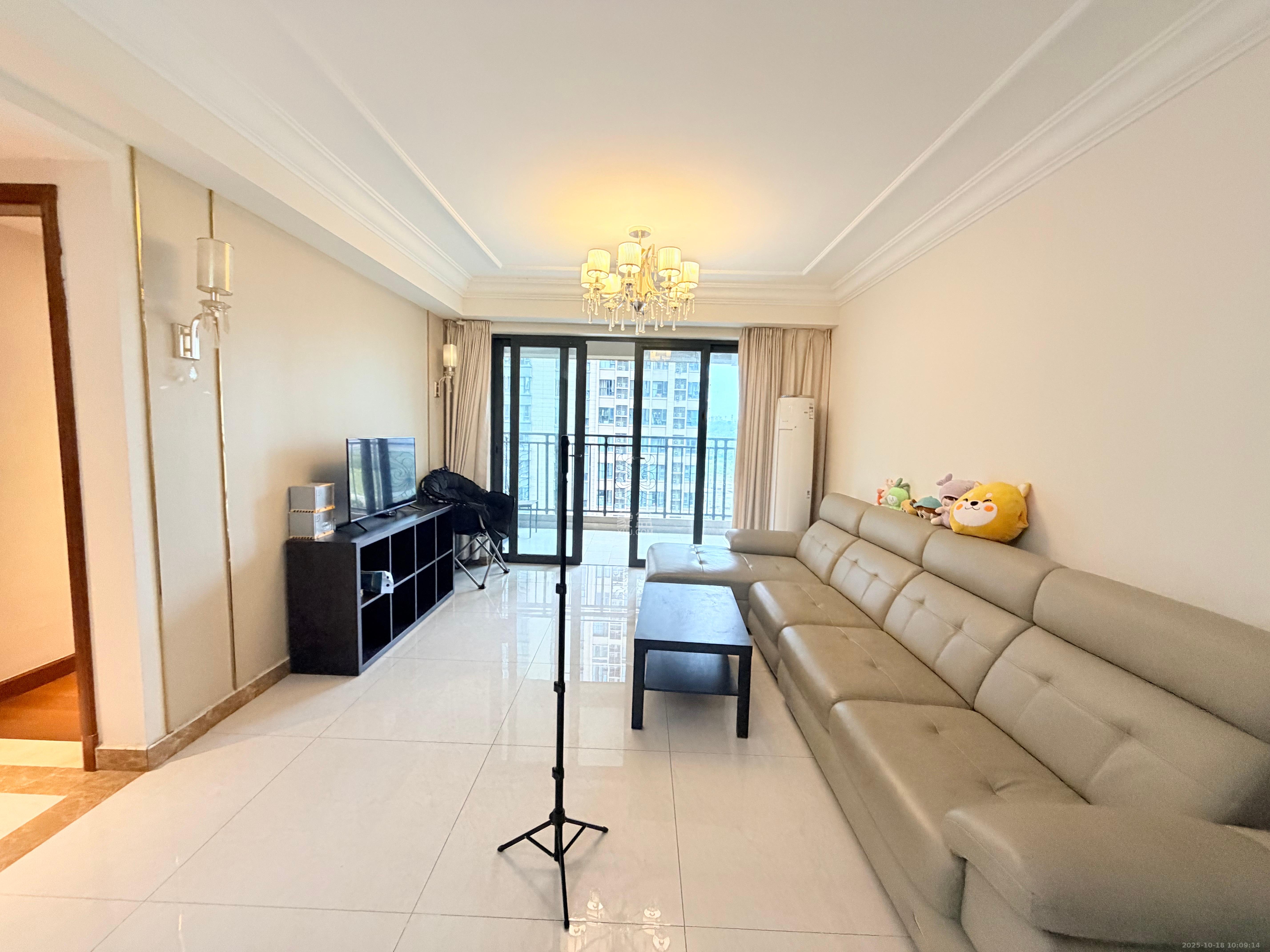 恒大国际广场  3室2厅1卫    2700.0元/月 恒大国际广场  3室2厅1卫    2700.0元/月