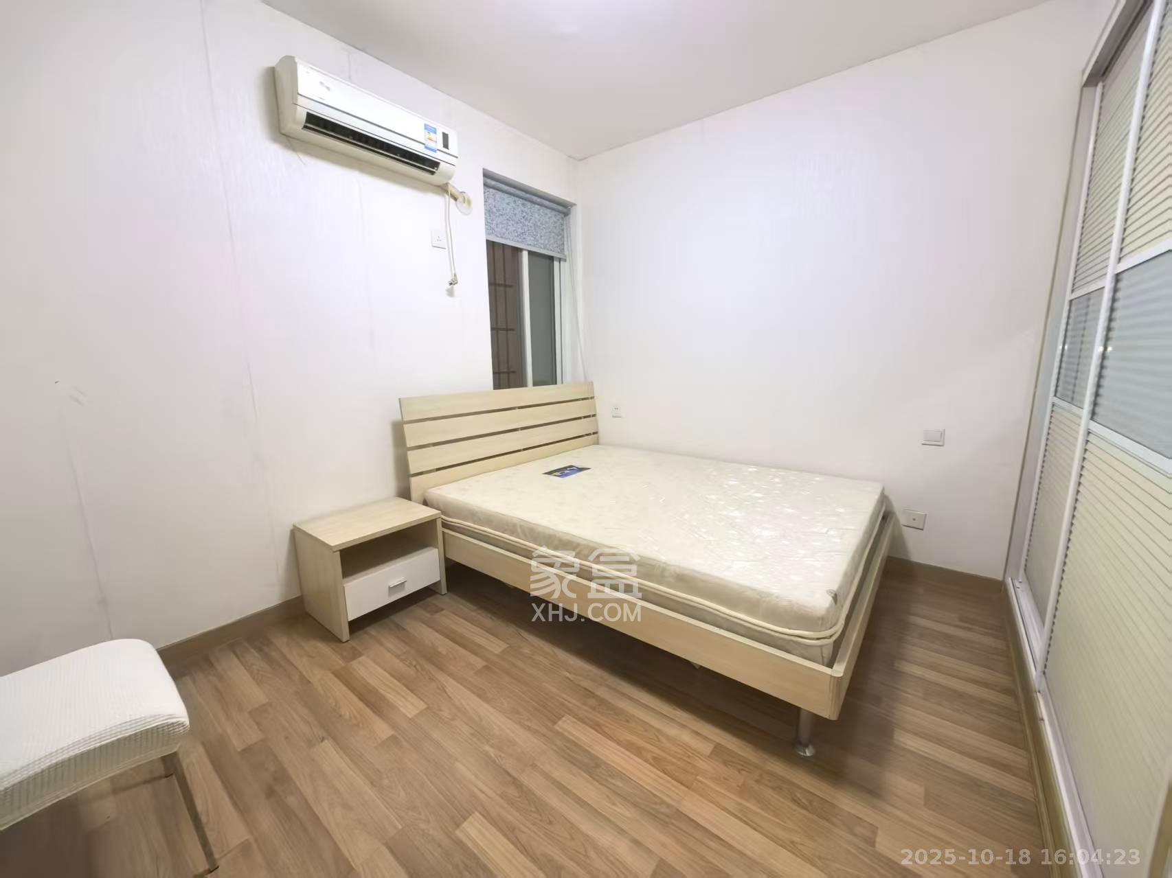 龙吉湾小区(龙瑞尚苑) 3室2厅1卫 1800.0元/月 龙吉湾小区(龙瑞尚苑) 3室2厅1卫 1800.0元/月室内图