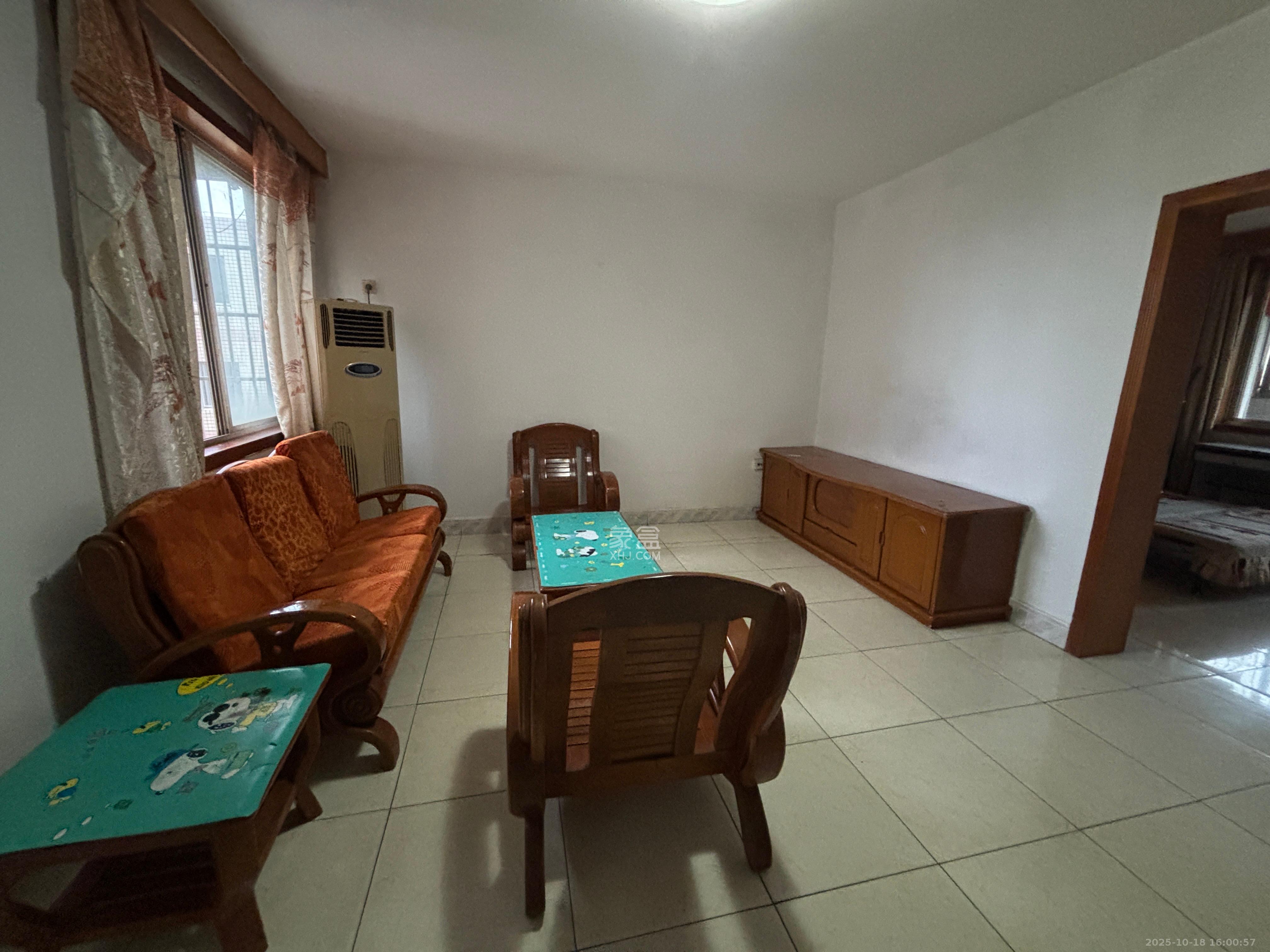 中建五局信和苑三区  2室1厅1卫    1200.0元/月室内图1