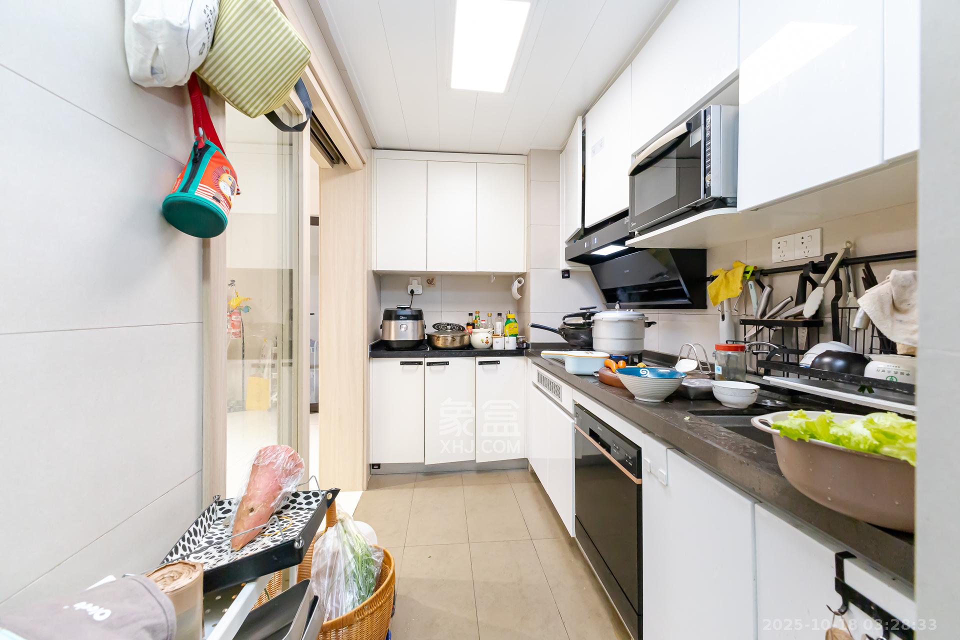 时代倾城三期  3室2厅2卫    95.0万厨房