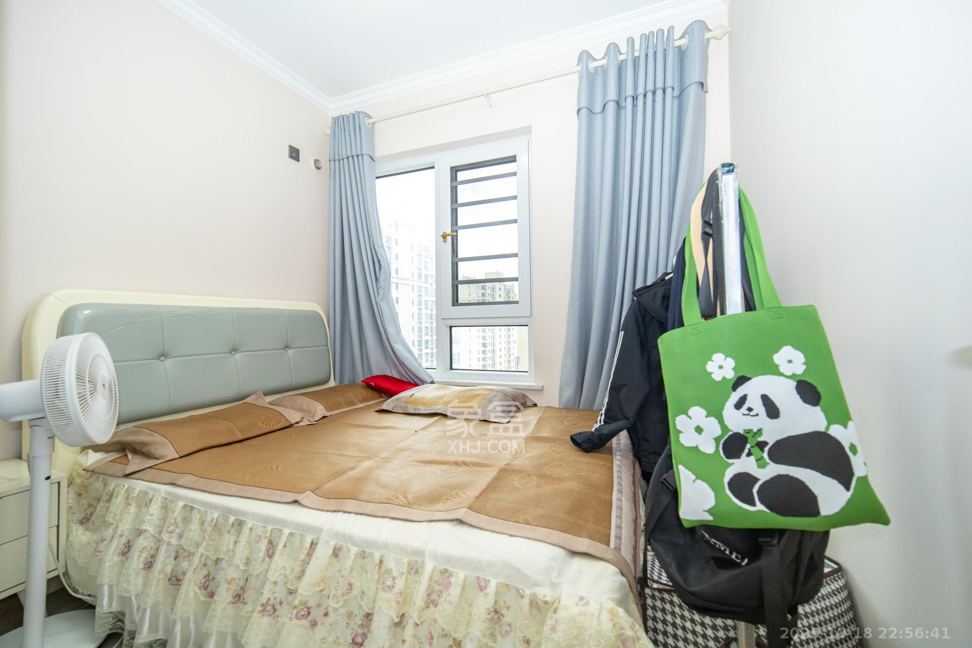 金科时代中心  3室1厅1卫    75.0万 金科时代中心  3室1厅1卫    75.0万卧室