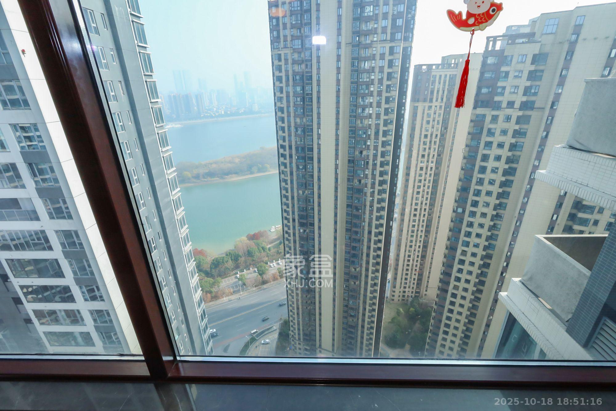 保利天禧C区  4室2厅2卫    5500.0元/月室内图