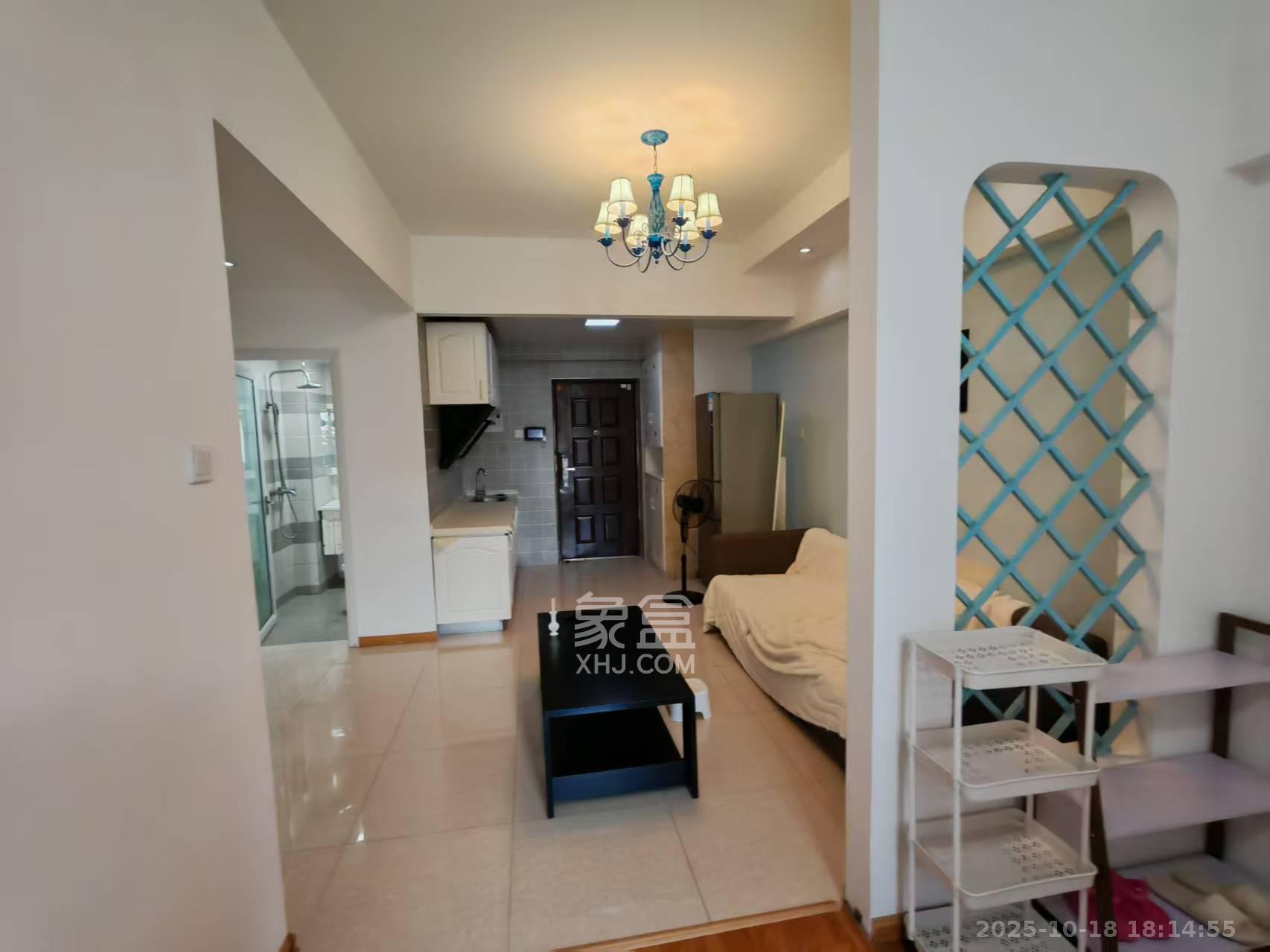 绿地公馆(绿地名邸)  1室1厅1卫    1300.0元/月 绿地公馆(绿地名邸)  1室1厅1卫    1300.0元/月室内图