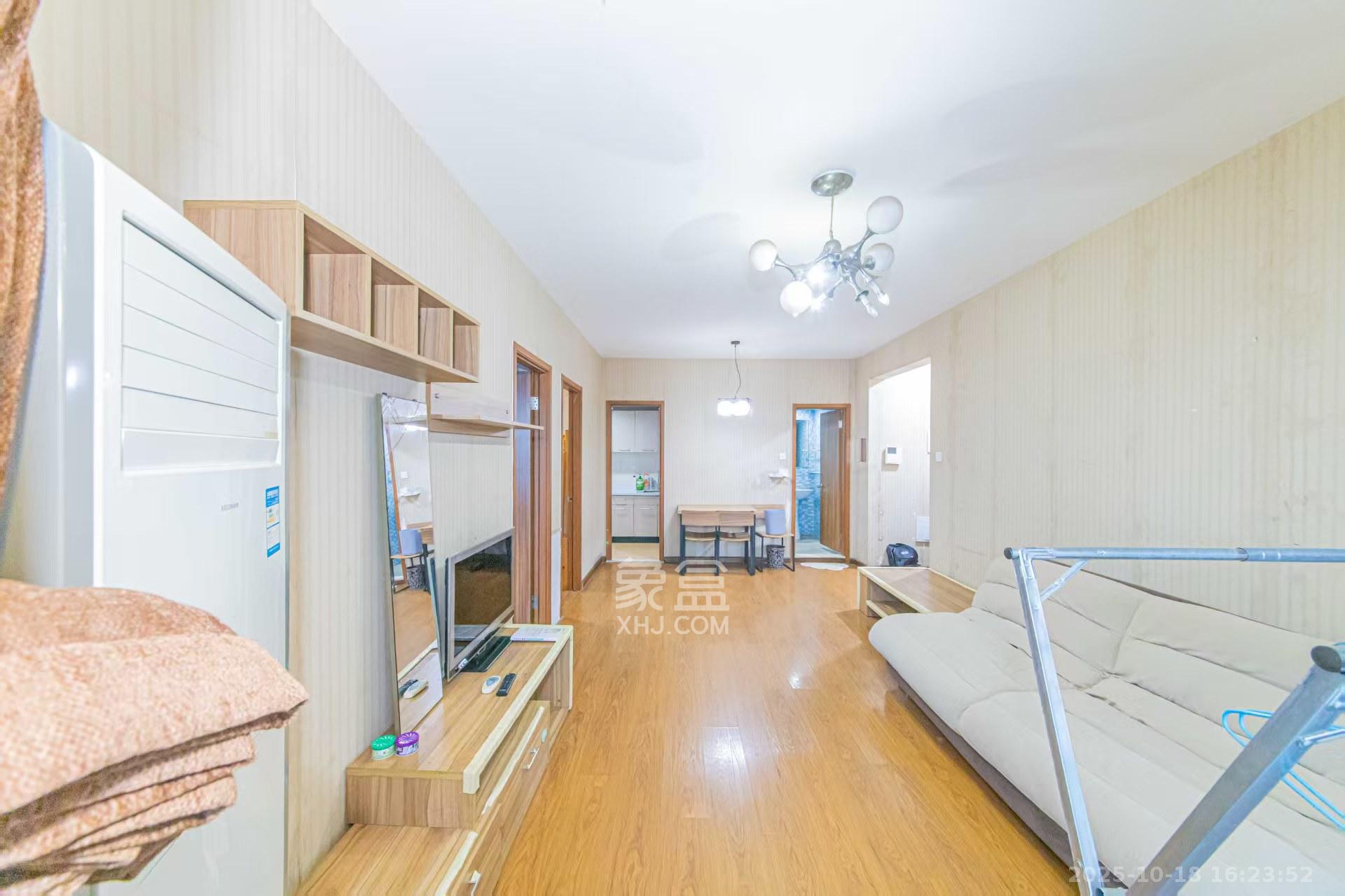 花漾年华(桂花园)  2室2厅1卫    1800.0元/月 花漾年华(桂花园)  2室2厅1卫    1800.0元/月室内图