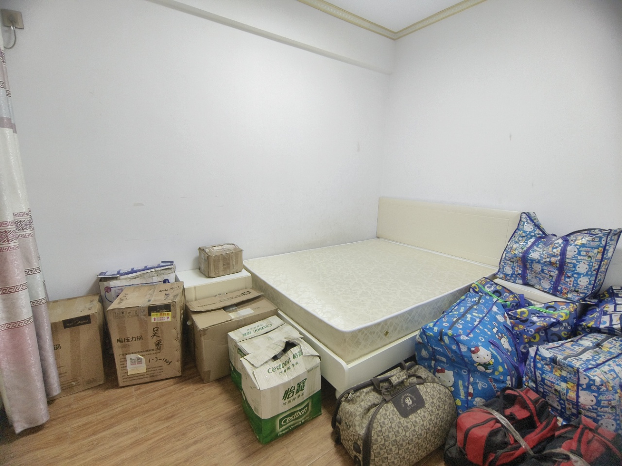 阳光巴洛克广场 3室2厅2卫 2500.0元/月 阳光巴洛克广场 3室2厅2卫 2500.0元/月室内图