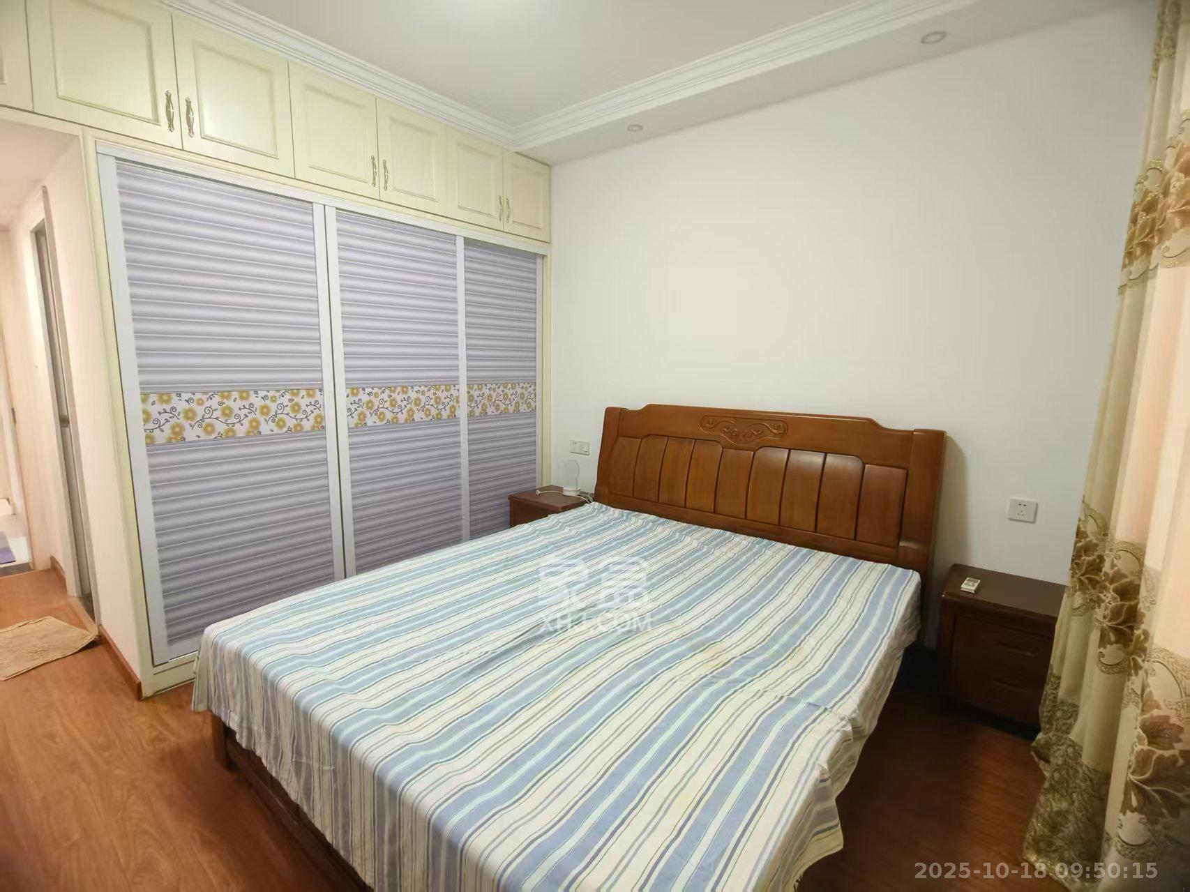 洋湖时代  3室2厅1卫    2400.0元/月 洋湖时代  3室2厅1卫    2400.0元/月室内图