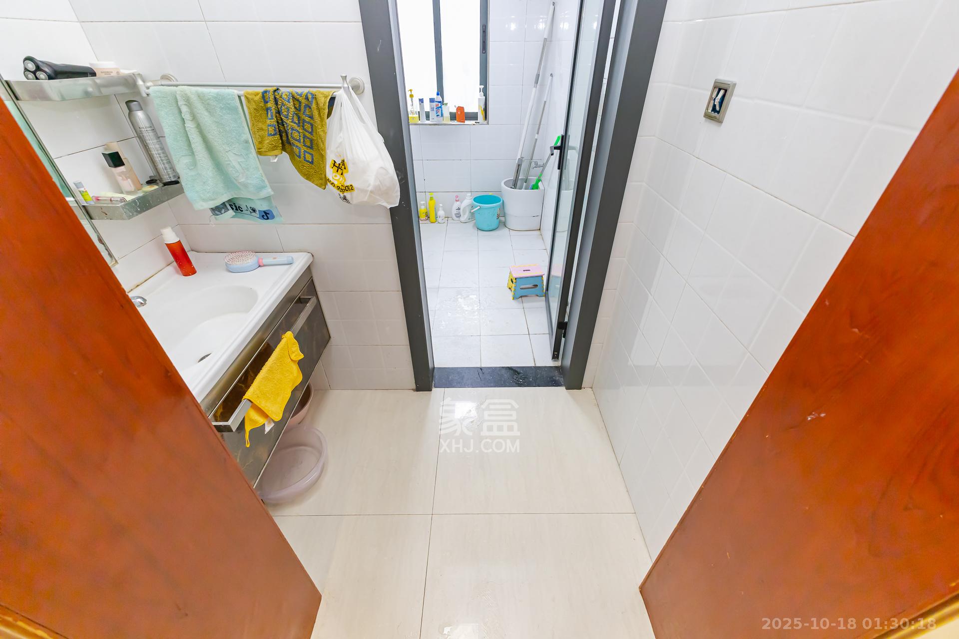 南山苏迪亚诺  3室2厅2卫    79.8万卫生间