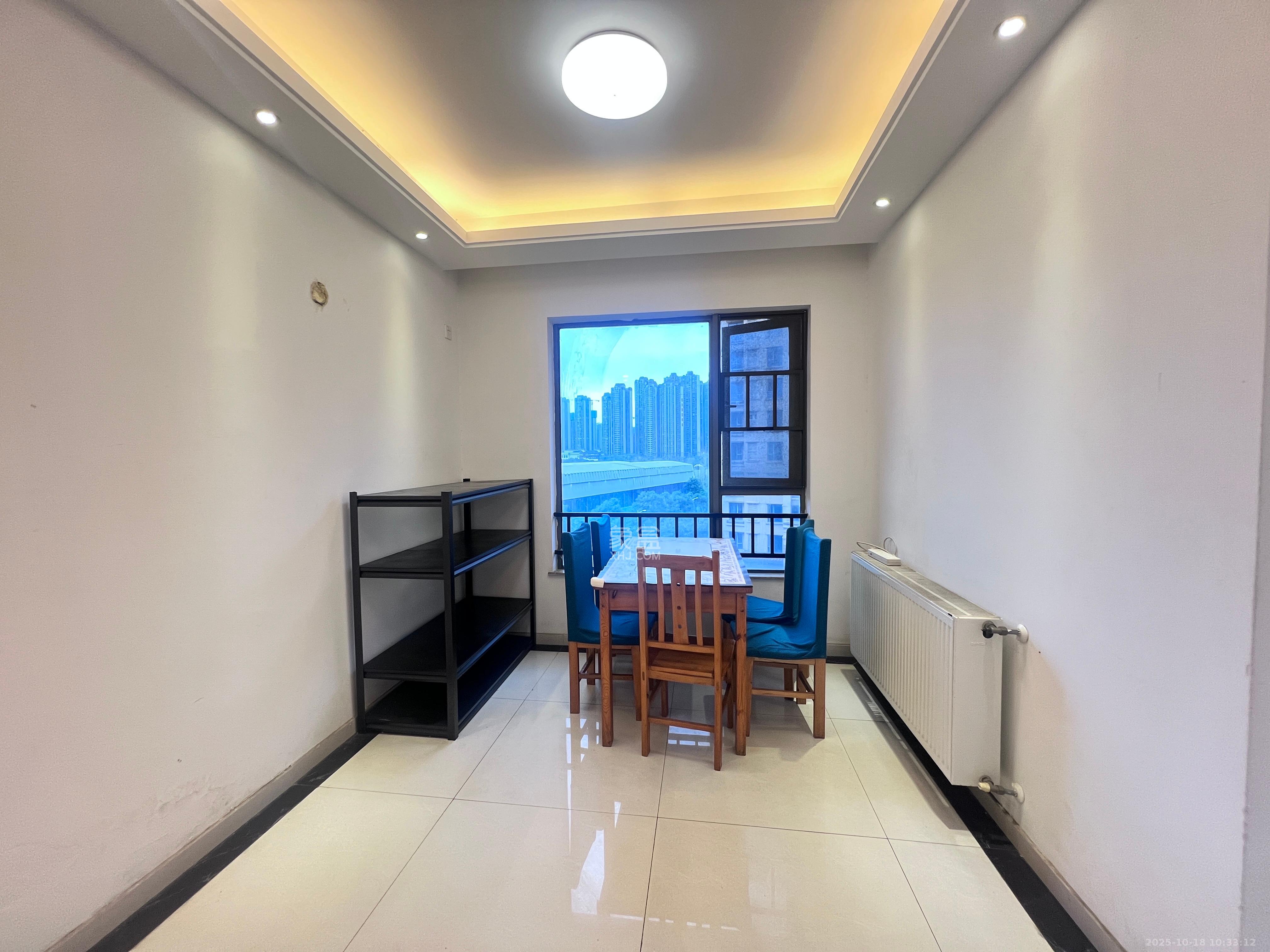 珠江郦城探香里  3室2厅1卫    1900.0元/月室内图