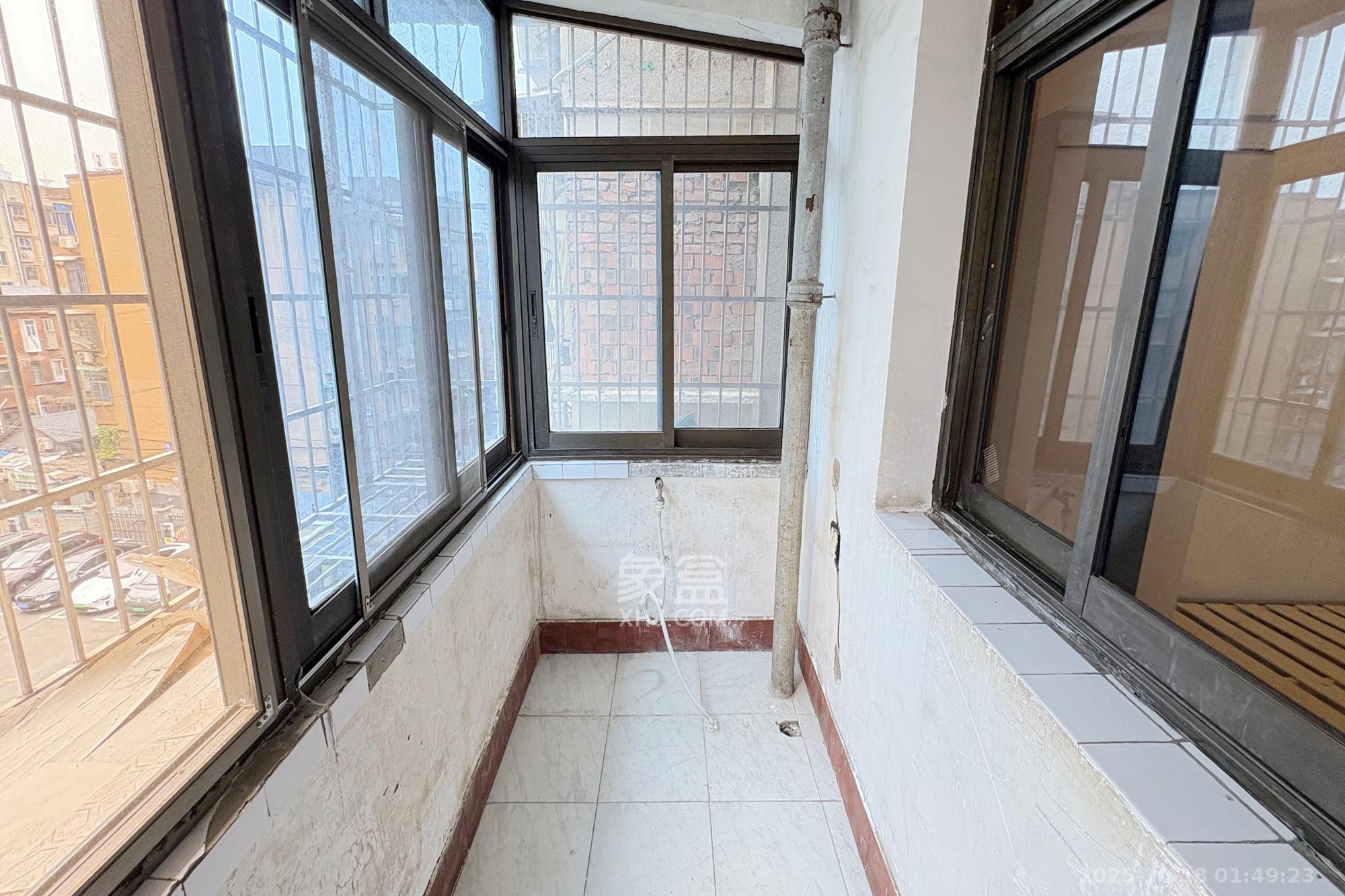 戥子桥散盘  2室1厅1卫    42.0万 戥子桥散盘  2室1厅1卫    42.0万阳台