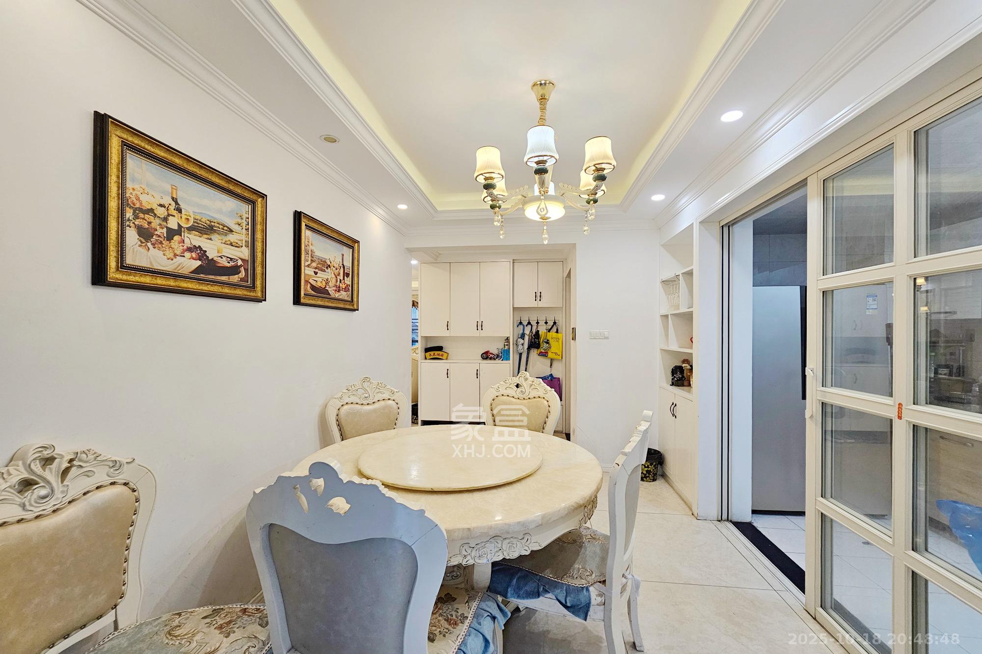 明昇壹城(明昇时代广场)一期  3室2厅2卫    178.0万 明昇壹城(明昇时代广场)一期  3室2厅2卫    178.0万客厅