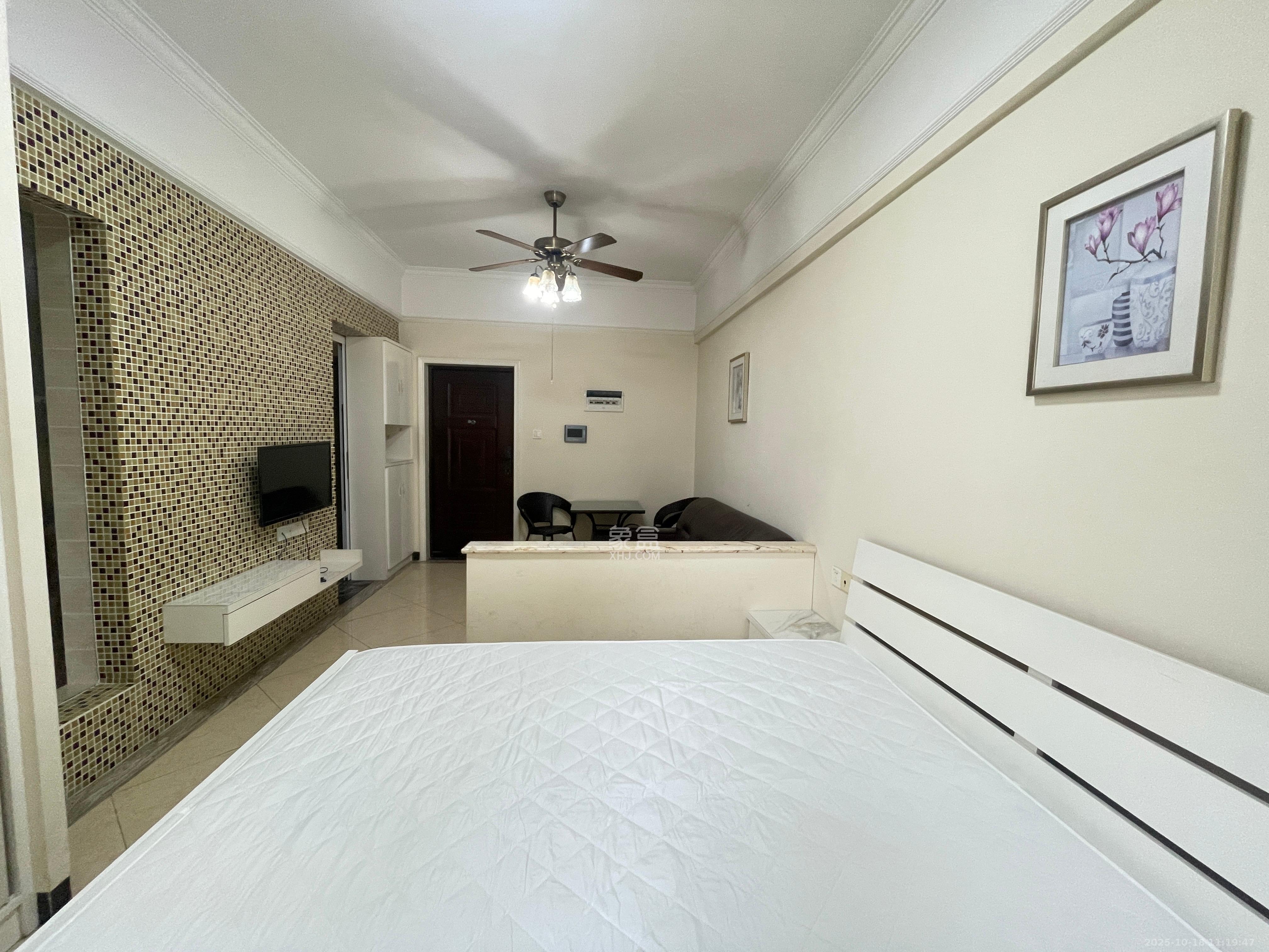 地华梅溪湖畔  1室1厅1卫    1900.0元/月 地华梅溪湖畔  1室1厅1卫    1900.0元/月室内图