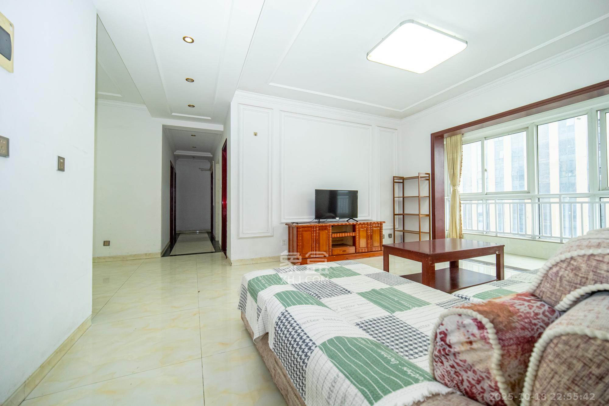 时代星空  3室2厅1卫    69.0万客厅