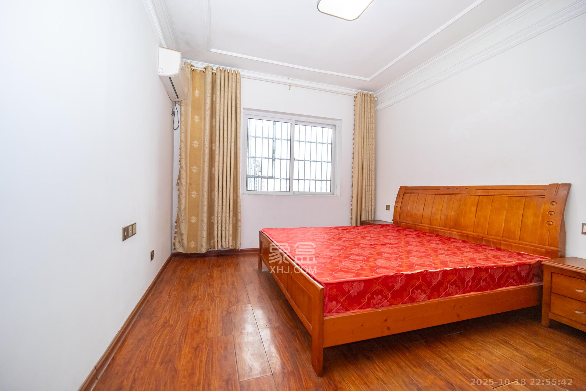 时代星空  3室2厅1卫    69.0万卧室