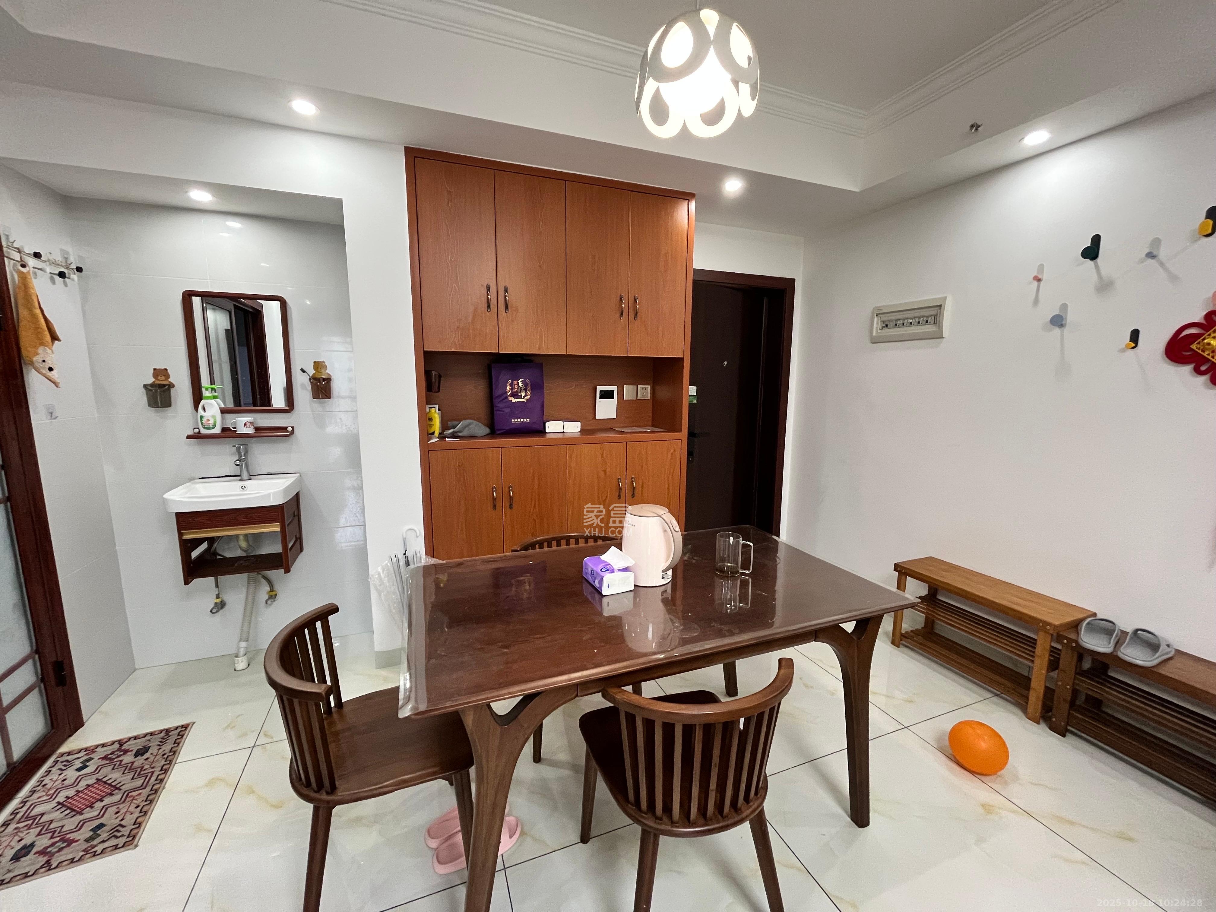 欧亚达国际广场  2室2厅1卫    2200.0元/月室内图