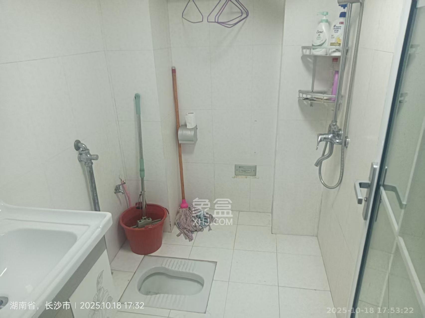 玛依拉山庄  1室1厅1卫    2000.0元/月室内图