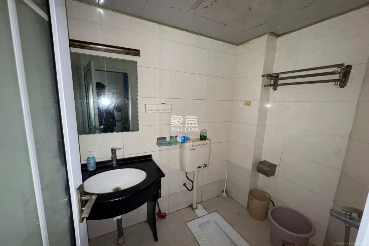 红星国际星城 2室1厅1卫 1100.0元/月 红星国际星城 2室1厅1卫 1100.0元/月室内图