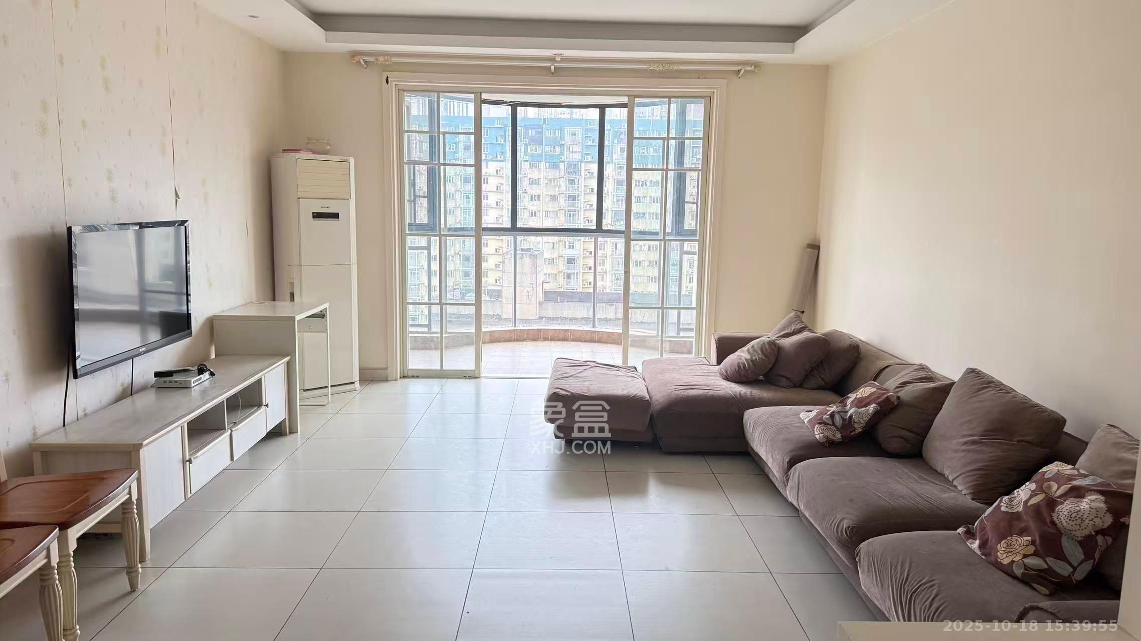 恒盛世家  3室2厅2卫    2200.0元/月室内图1