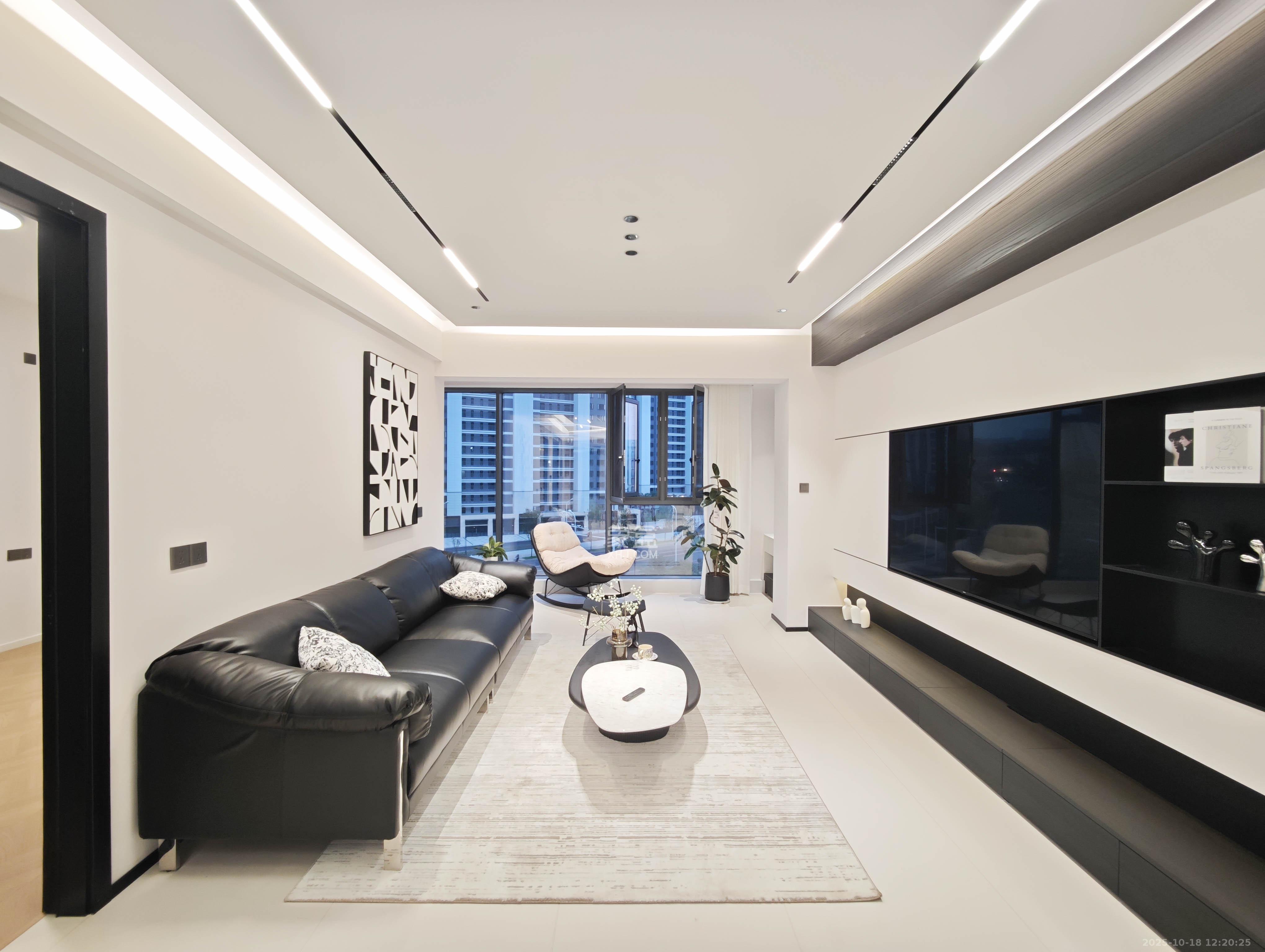 远洋红星天铂一期 4室2厅2卫 159.8万 远洋红星天铂一期 4室2厅2卫 159.8万客厅