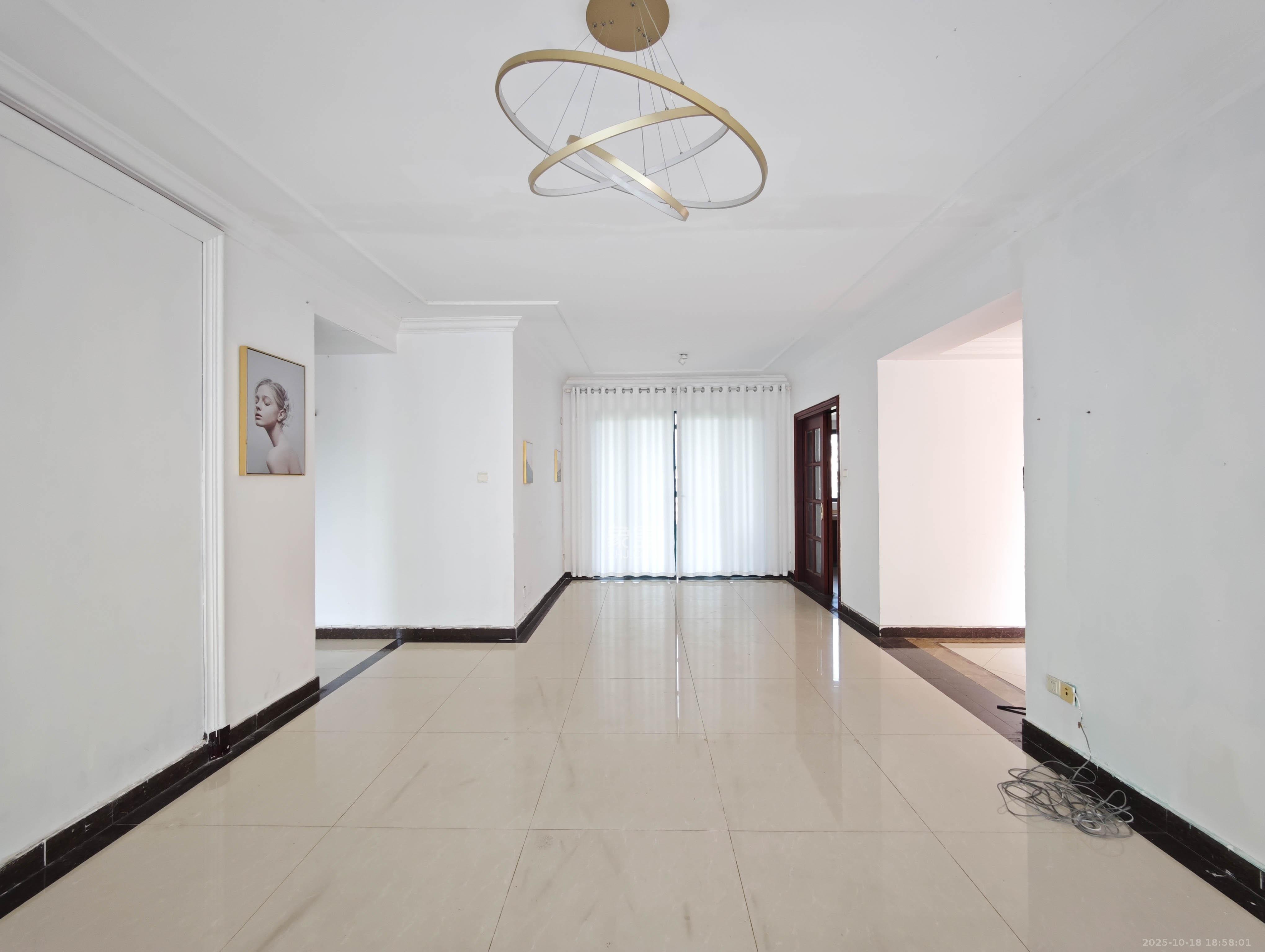 恒大城  5室2厅1卫    117.0万 恒大城  5室2厅1卫    117.0万