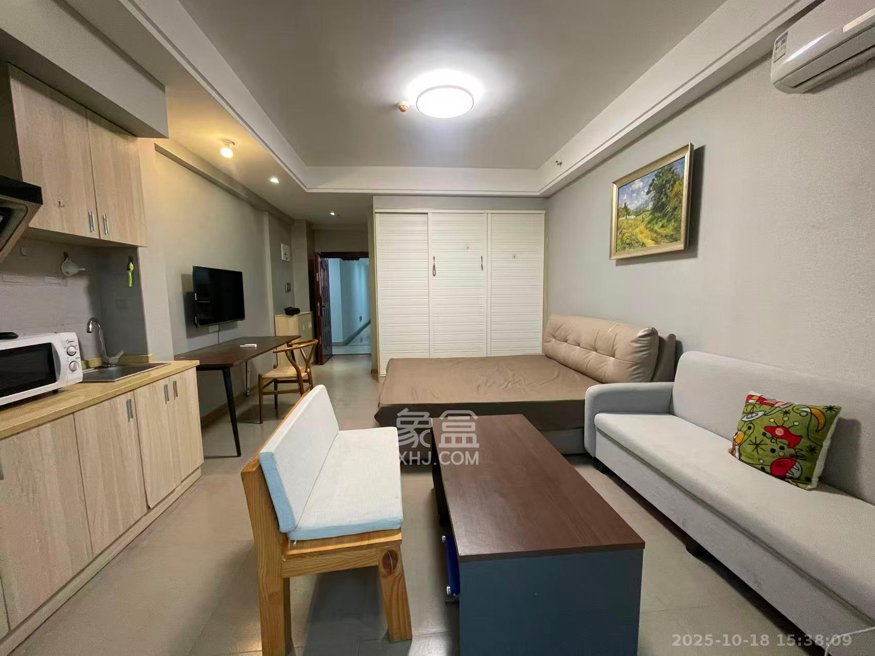 第六都（陆都小区）  1室1厅1卫    1800.0元/月室内图