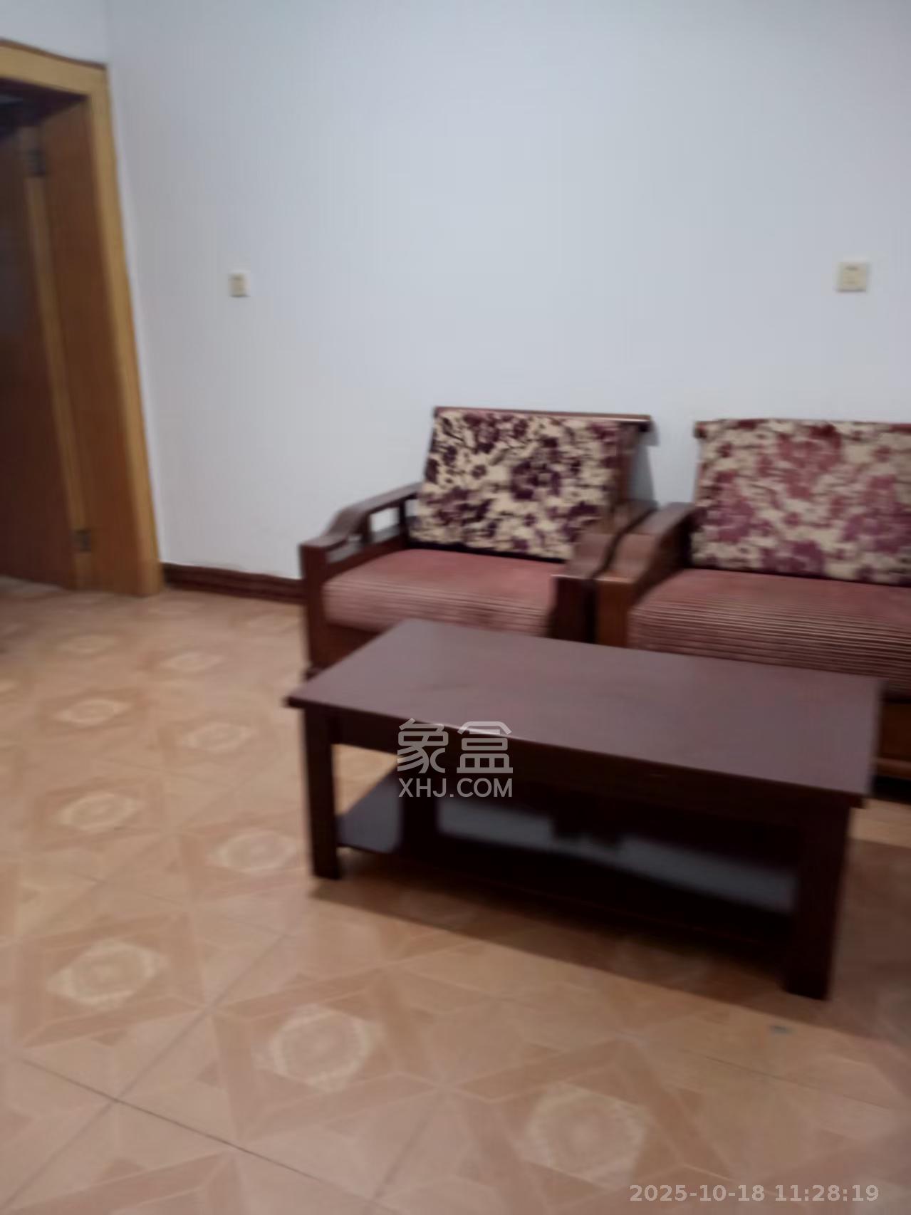 洞井商贸城 2室2厅1卫 1200.0元/月 洞井商贸城 2室2厅1卫 1200.0元/月室内图