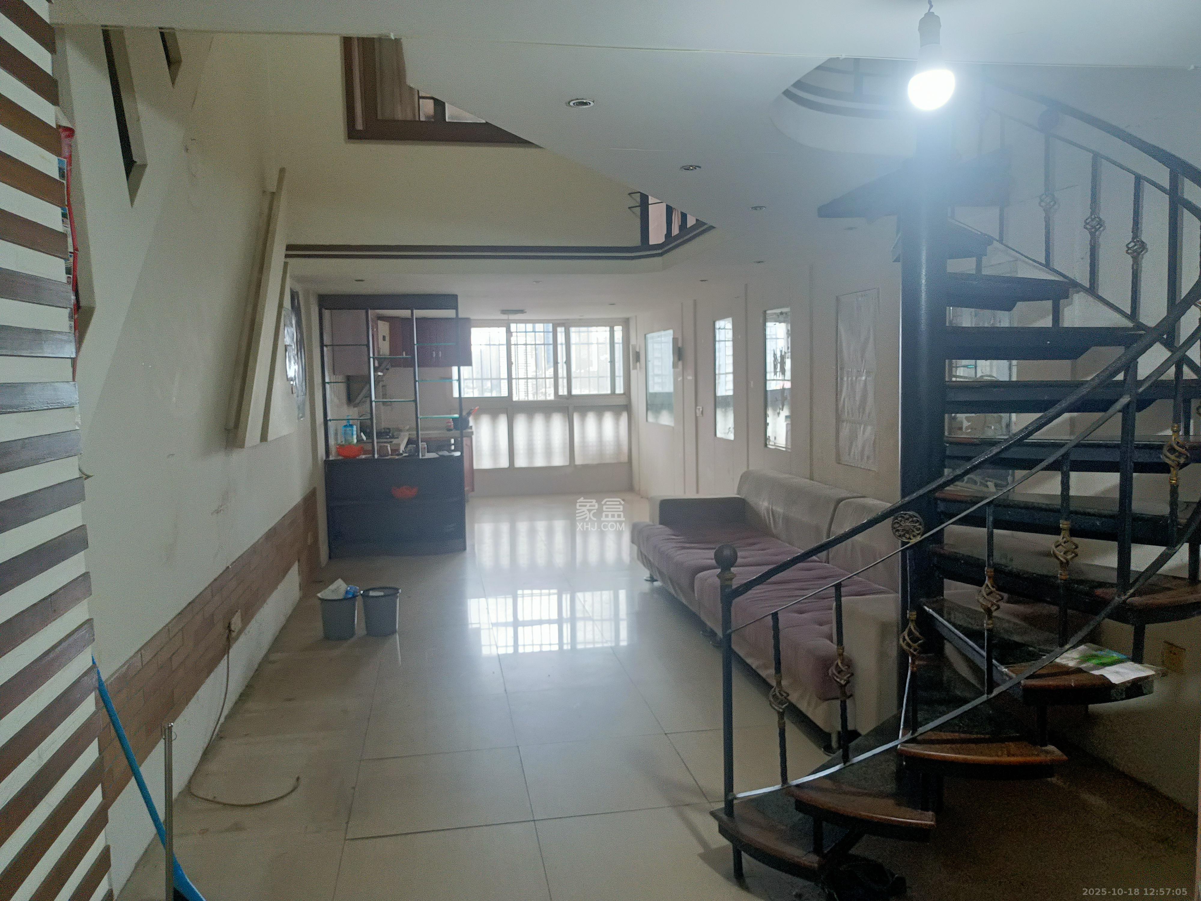 城市经典  2室2厅1卫    3200.0元/月 城市经典  2室2厅1卫    3200.0元/月室内图