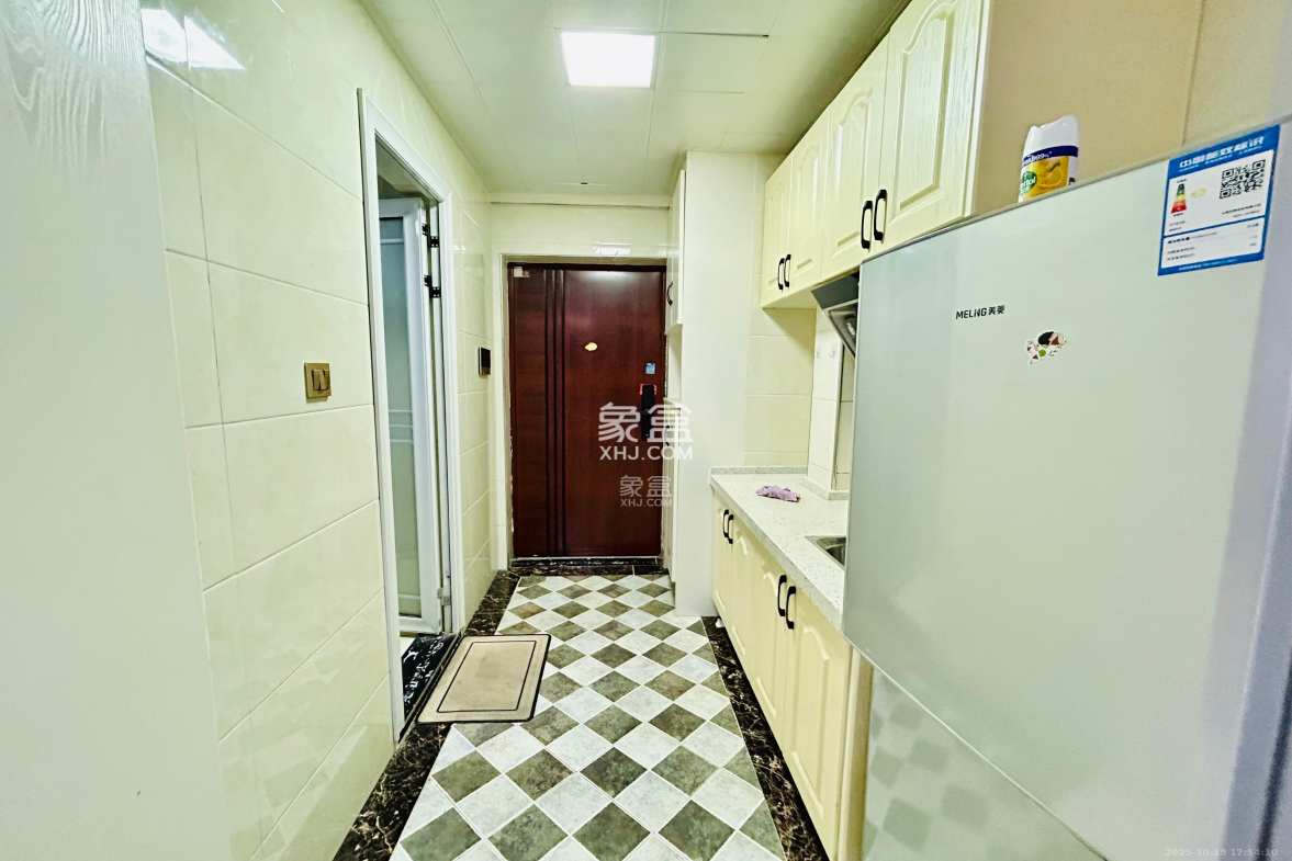 达美美立方 1室1厅1卫 1700.0元/月 达美美立方 1室1厅1卫 1700.0元/月室内图