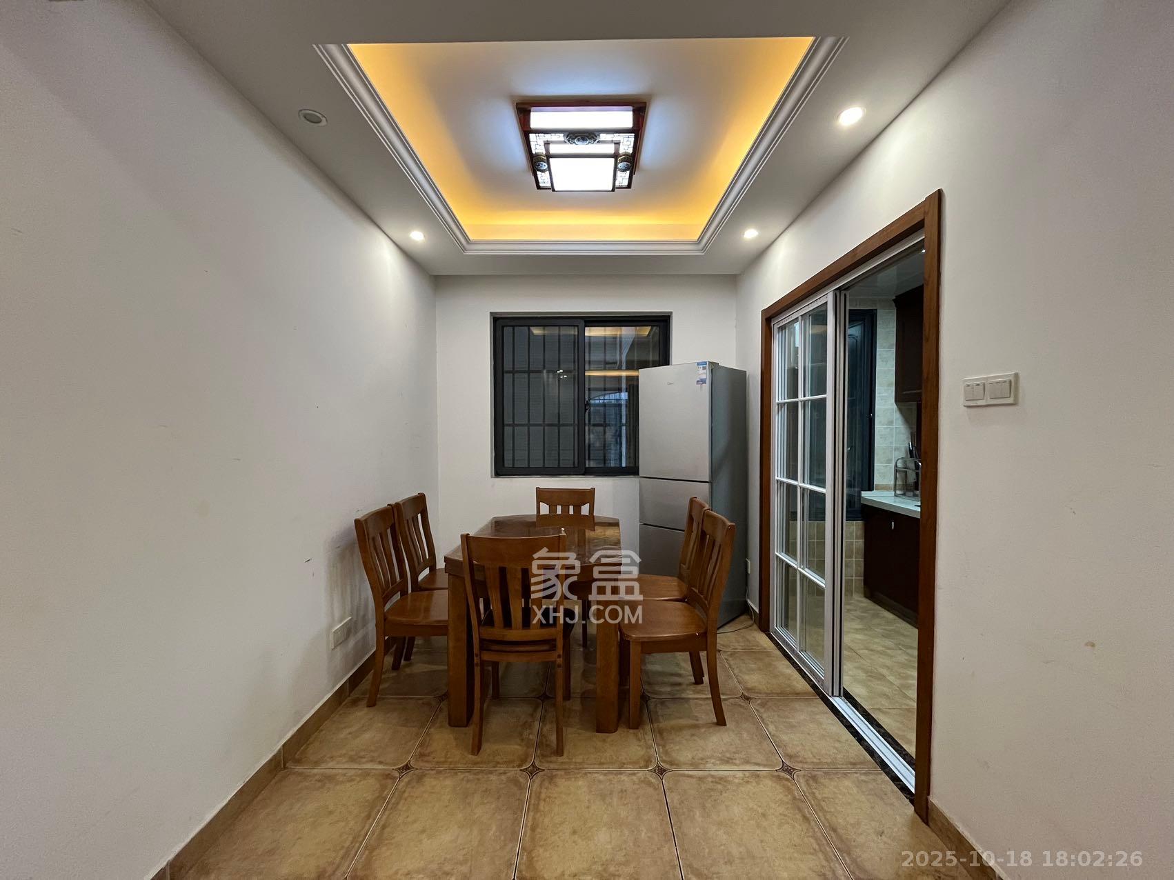 中建芙蓉嘉苑  3室2厅2卫    2500.0元/月室内图