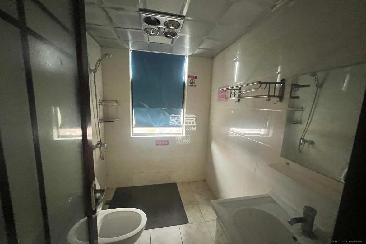 阳光锦城 3室2厅1卫 2800.0元/月 阳光锦城 3室2厅1卫 2800.0元/月室内图