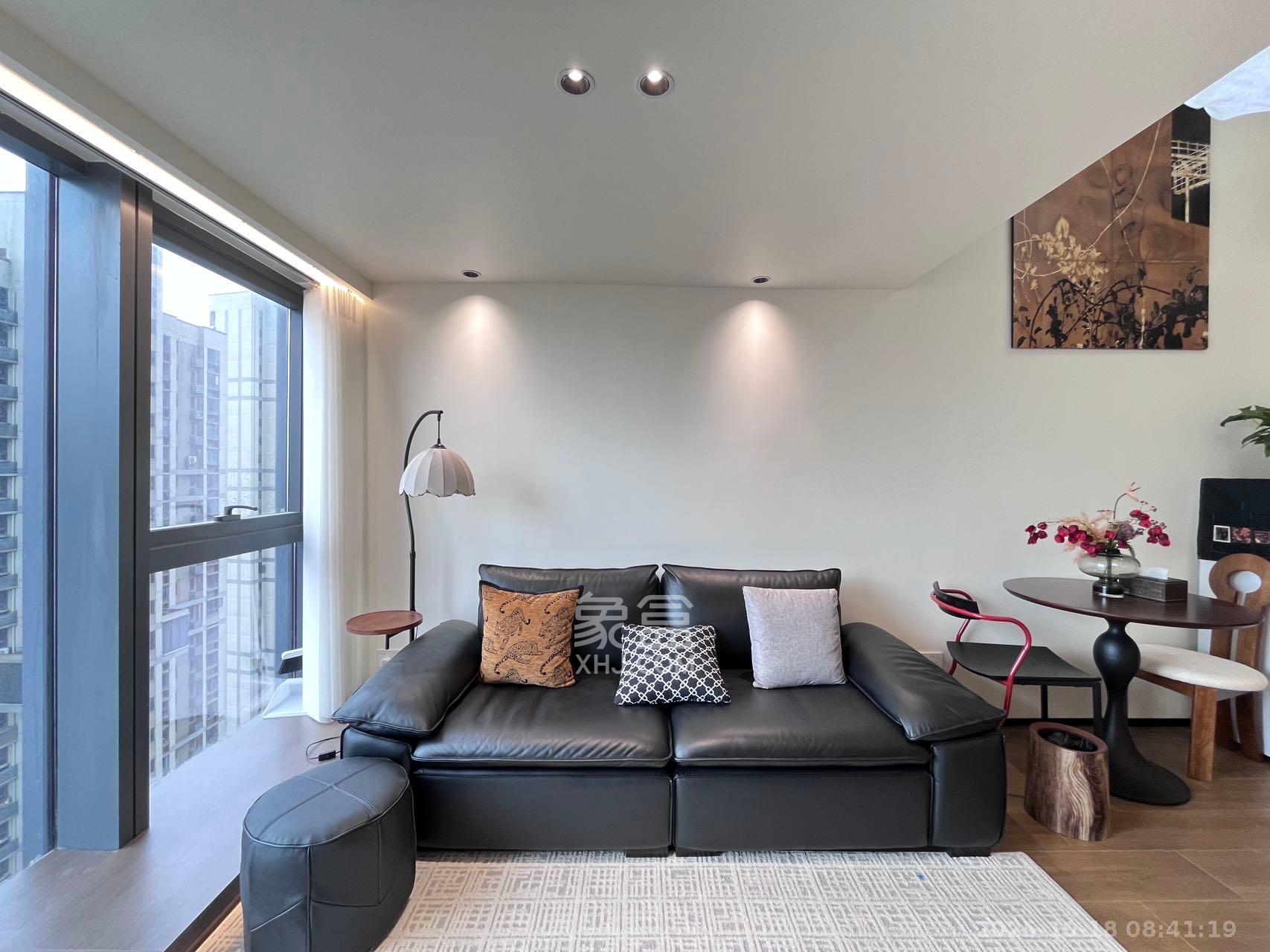 卓越中寰  2室1厅1卫    3200.0元/月 卓越中寰  2室1厅1卫    3200.0元/月室内图1